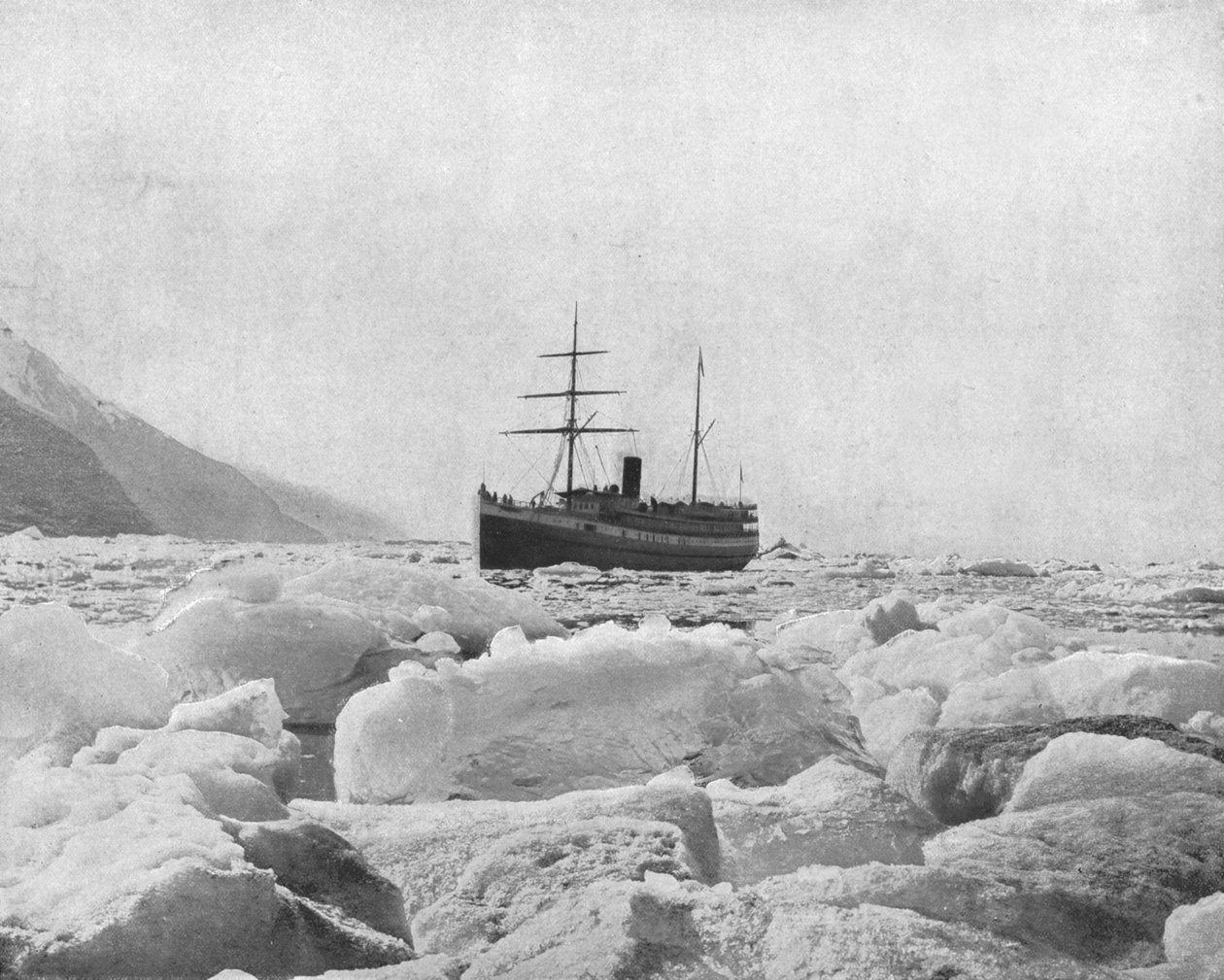 Vapur Queen, Glacier Bay, Alaska, ABD, c1900. by Unbekannt