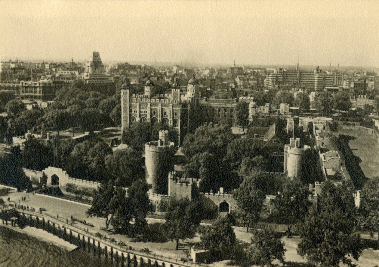 Londra kulesi. Güneyden Genel Görünüm, c1920. by Unbekannt