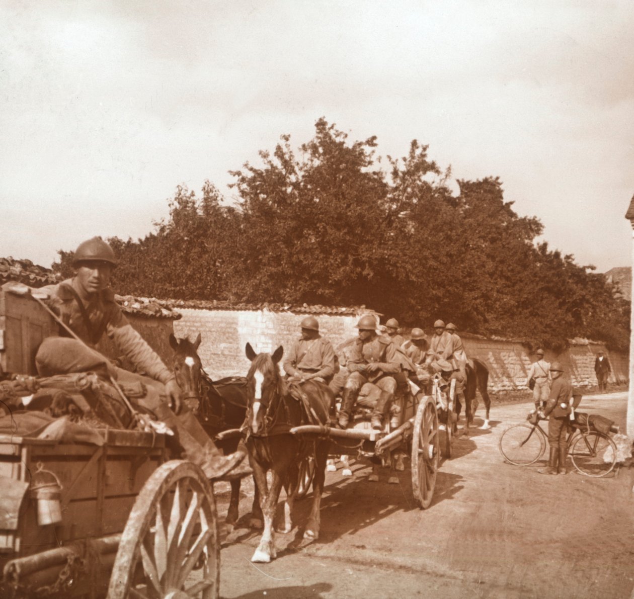 At arabalarındaki birlikler, Raux, Fransa, c1914-c1918 by Unbekannt
