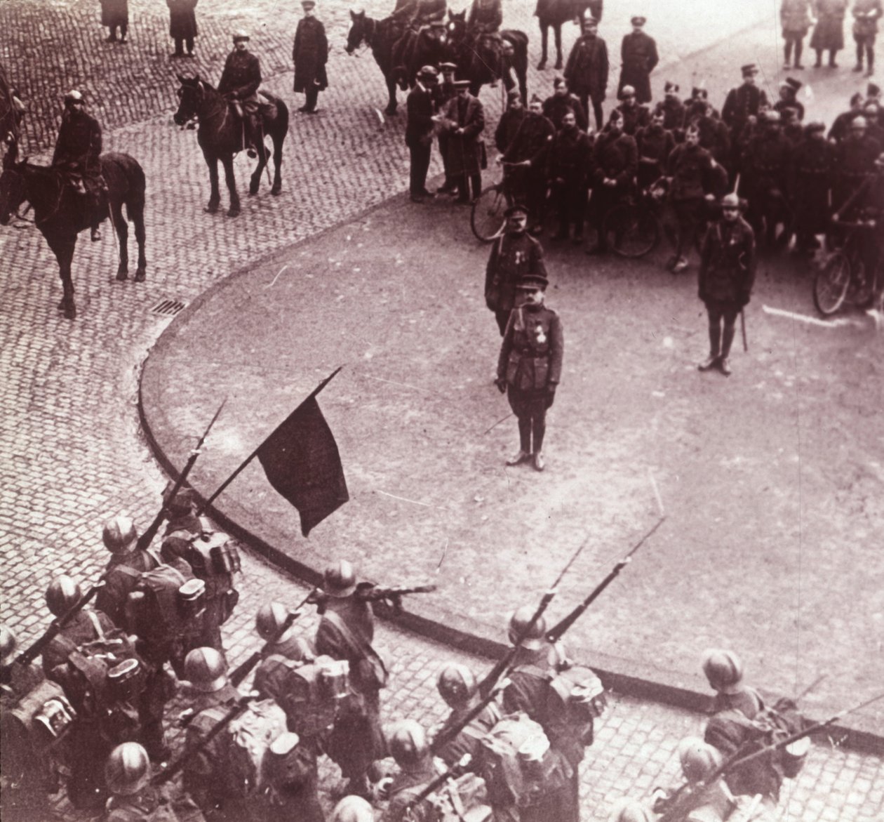 Yürüyen birlikler, Aachen, Almanya, c1914-c1918 by Unbekannt