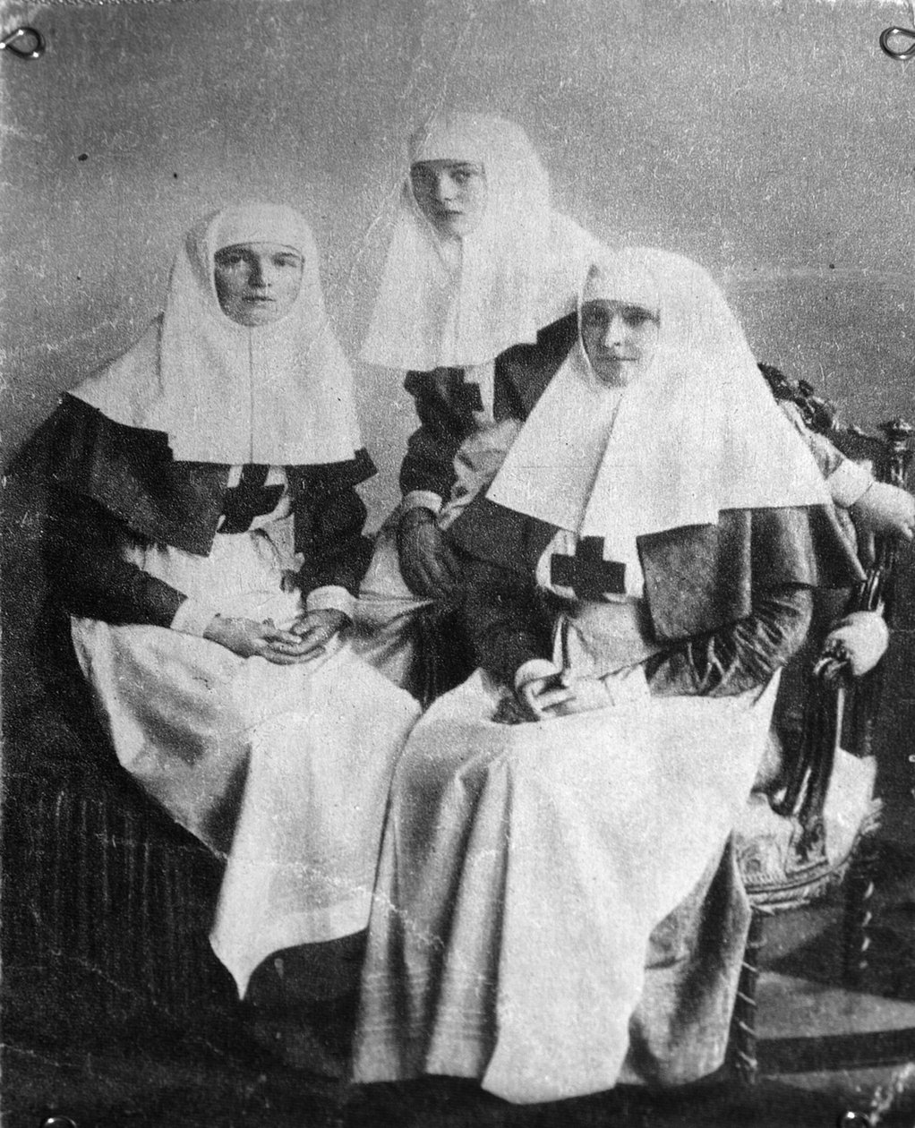 Tsarina Alexandra ve Rusya Büyük Düşesi Olga ve Tatyana, 1914 by Unbekannt
