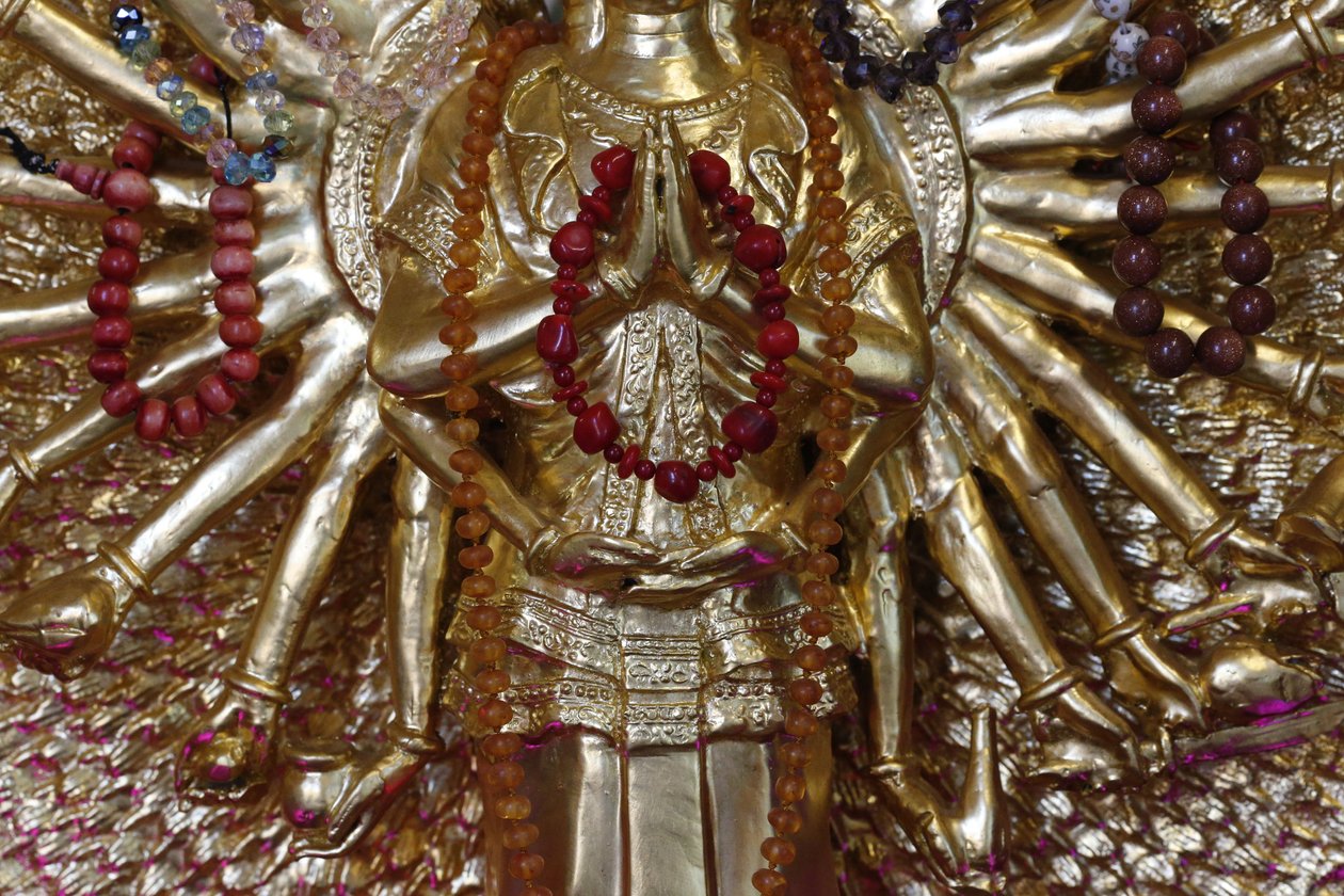 Tu Bir Budist tapınağı. Quan Am bodhisattva merhamet veya Merhamet tanrıçası, Saint-Pierre-en-Faucigny, Fransa by Unbekannt