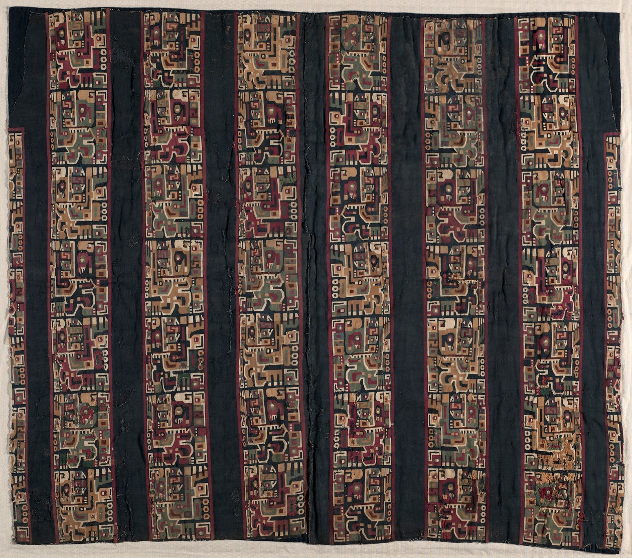 Kuş Başlı Yaratıklı Tunik Parçaları, 600-1000. by Unbekannt