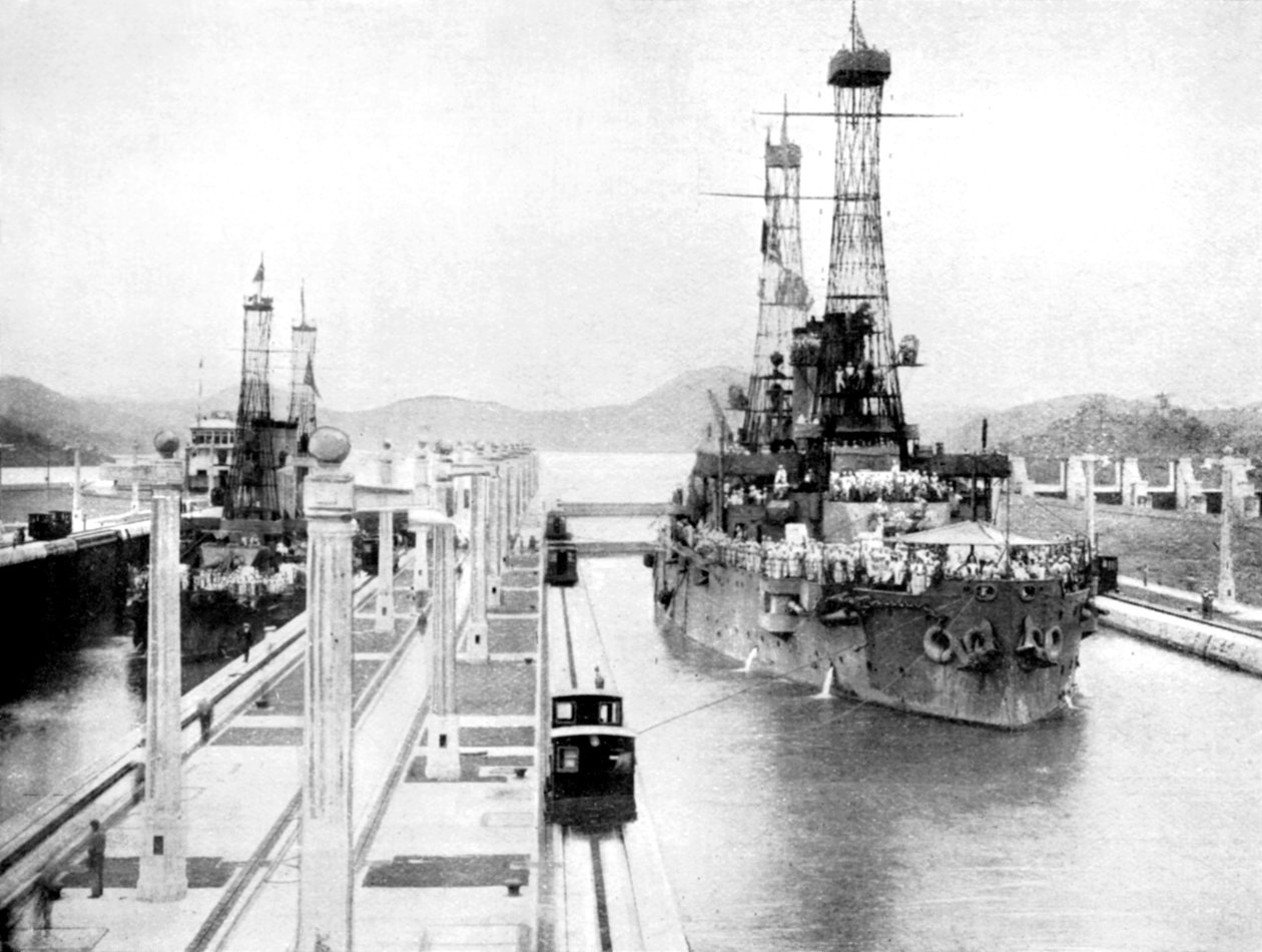 Birleşik Devletler Savaş Adamları bir kilitten geçiyor, Panama Kanalı, Panama, 1926 by Unbekannt