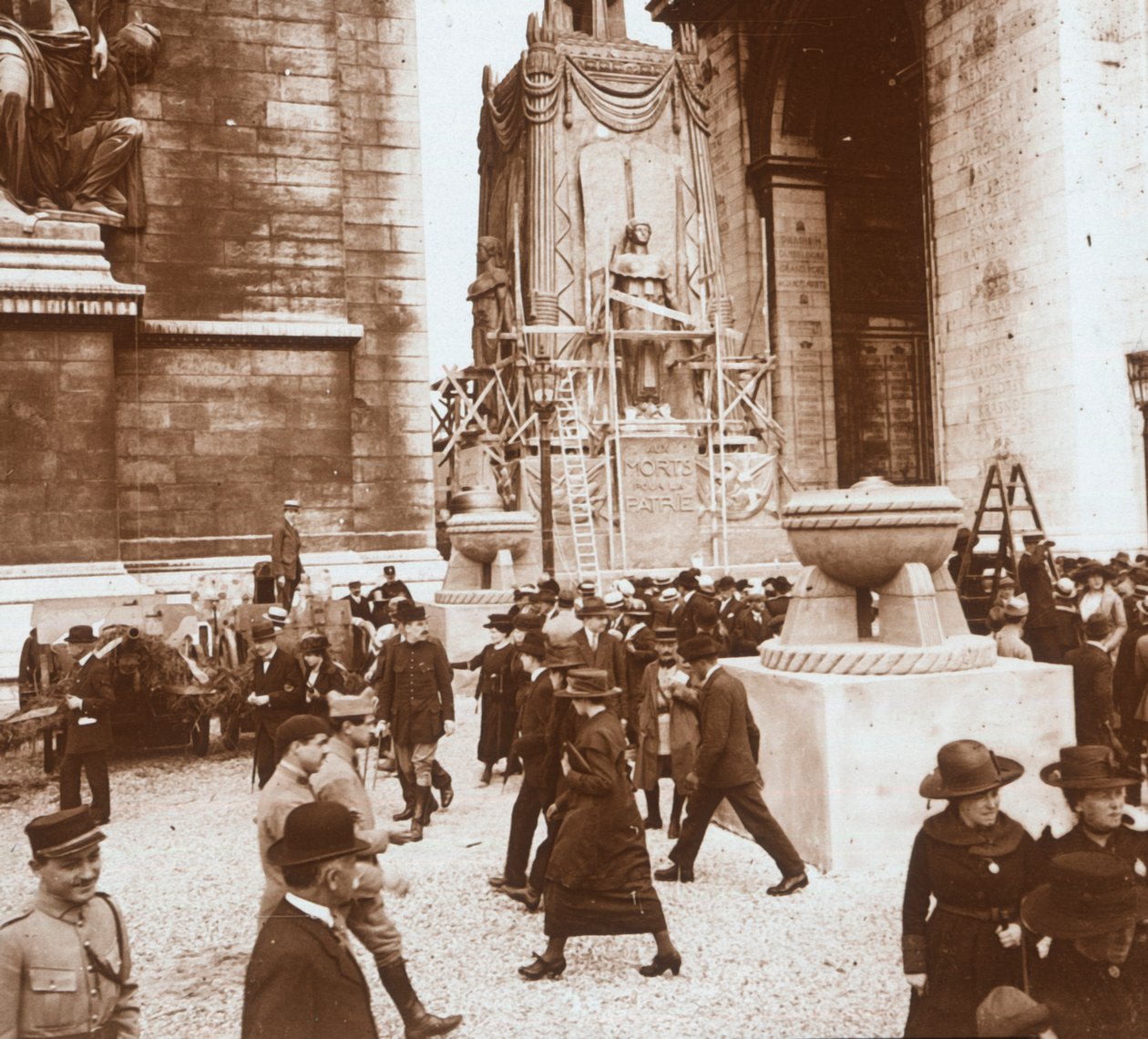 Zafer kutlaması, Arc de Triomphe