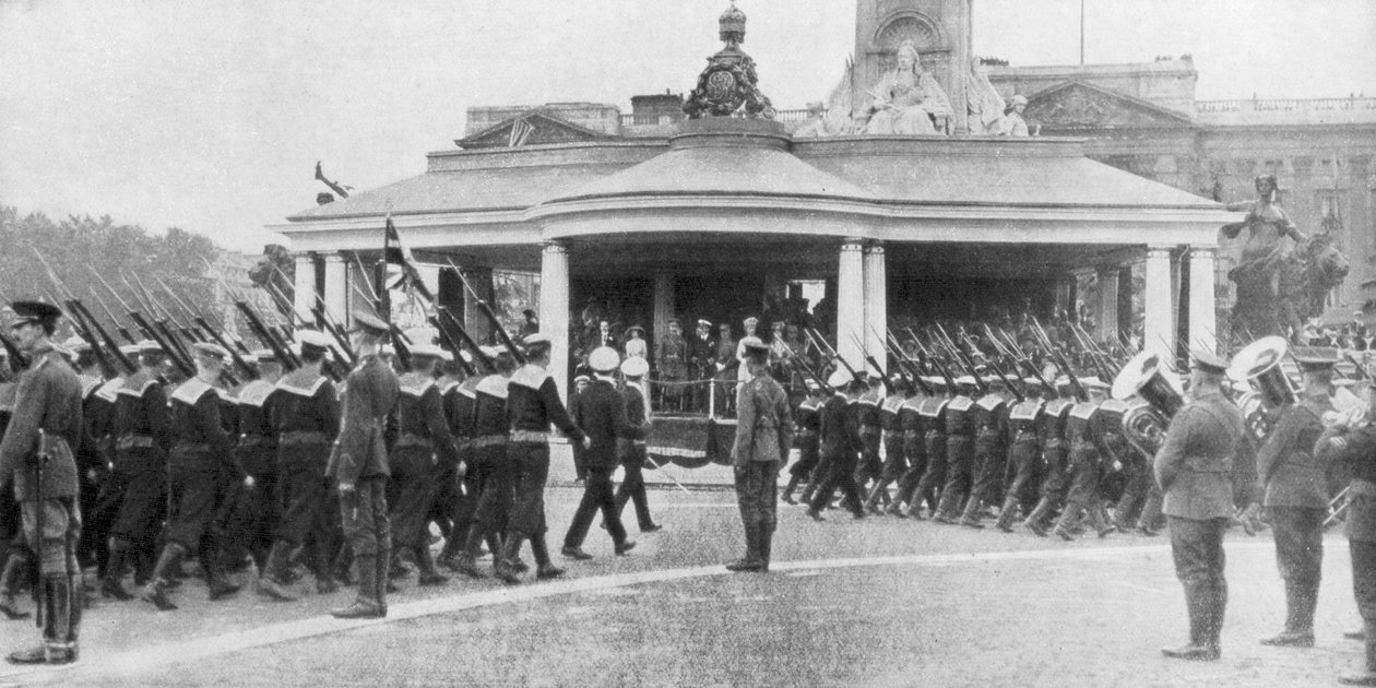 Victoria Anıtı ve Buckingham Sarayı