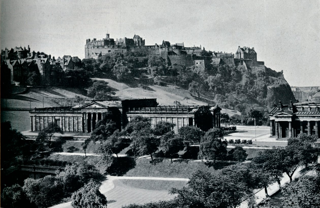 İskoçya Ulusal Galerisi ve Edinburgh Kalesi