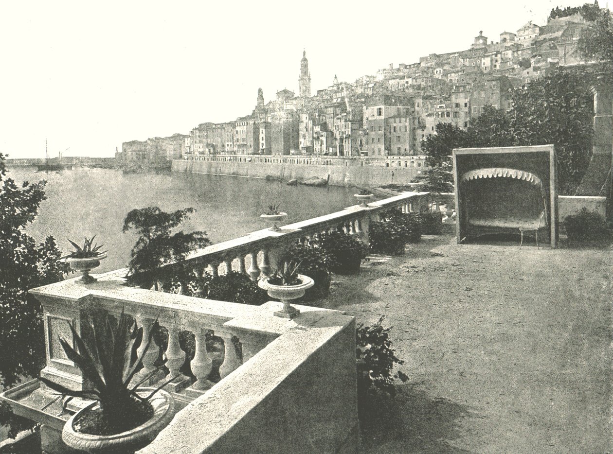 Körfezden kasabanın görünümü, Menton, Fransa, 1895. by Unbekannt