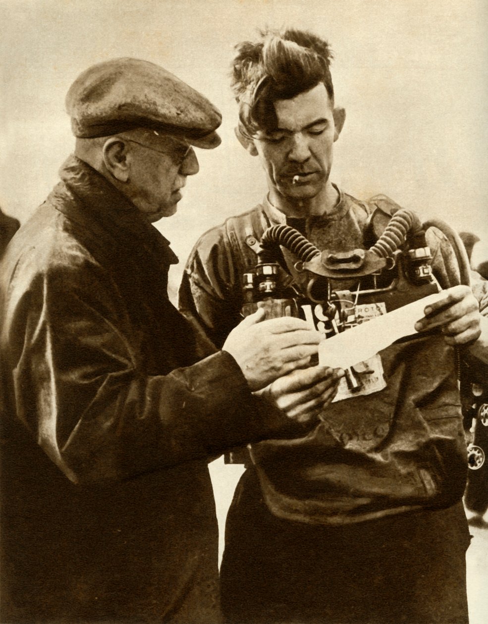 Gresford Colliery felaketinde cesetleri alacak gönüllü, Galler, 1935. by Unbekannt