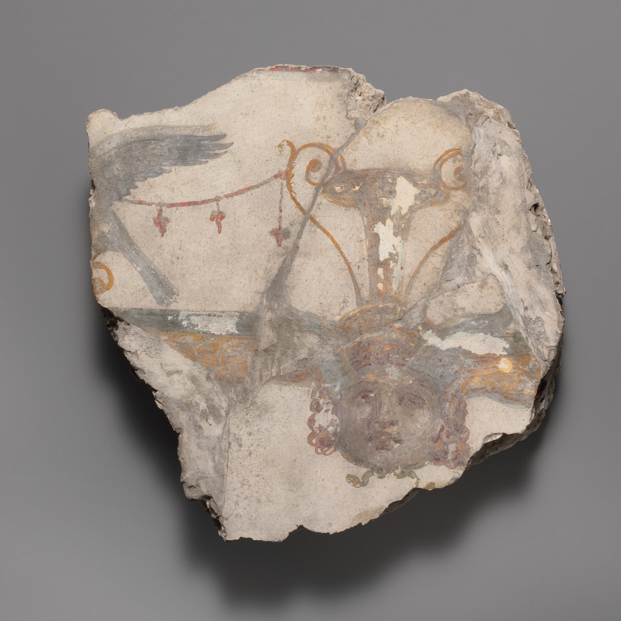 Gorgon maskeli duvar resmi parçası, yakl. 14-68. by Unbekannt