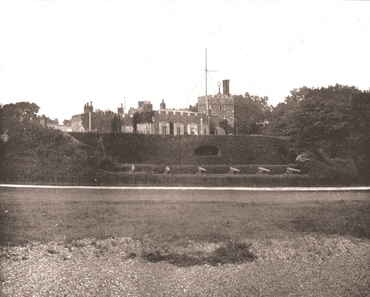 Walmer Kalesi, Kent, 1894. by Unbekannt