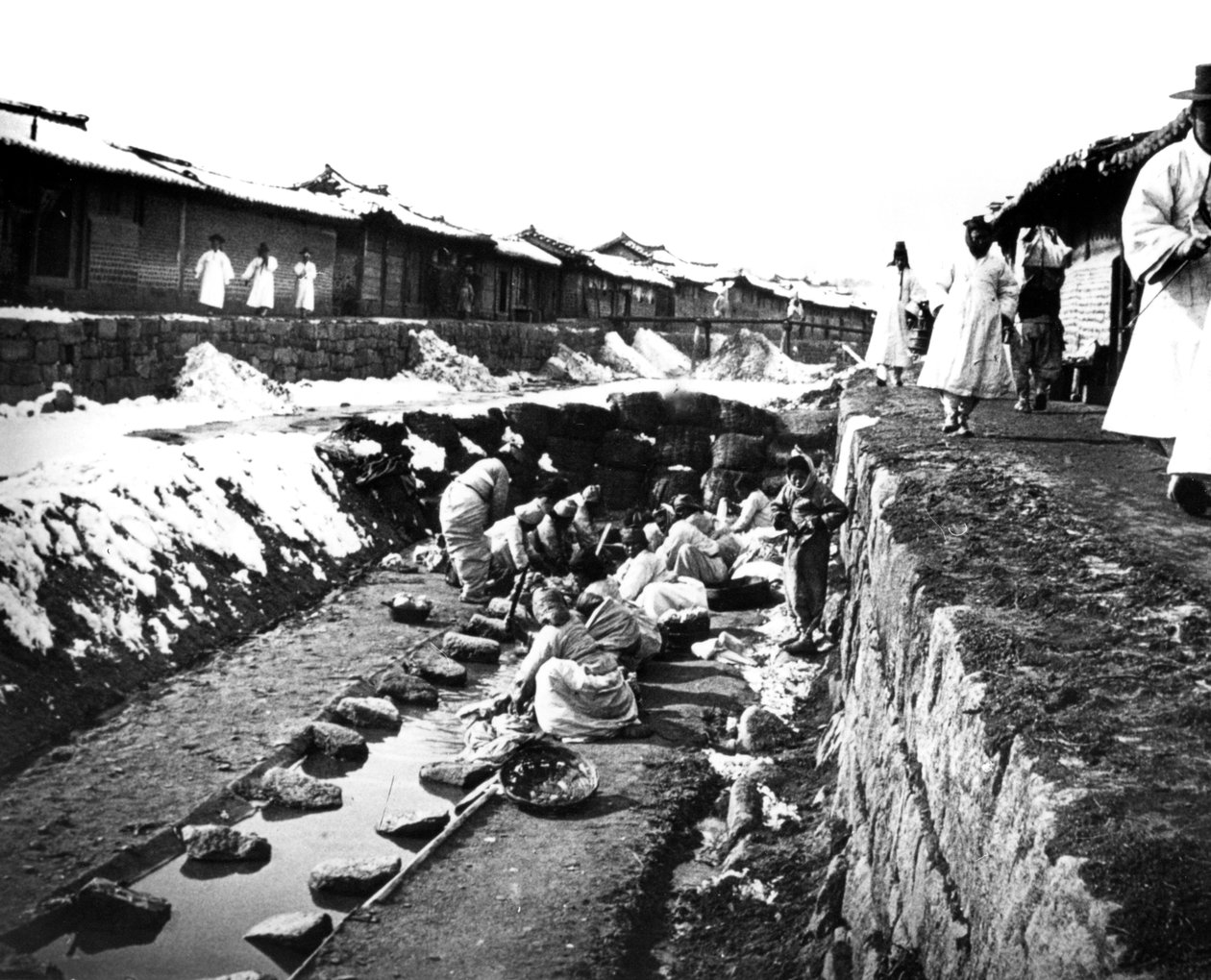 Dışarıda çamaşır yıkamak, Kore, 1900 by Unbekannt