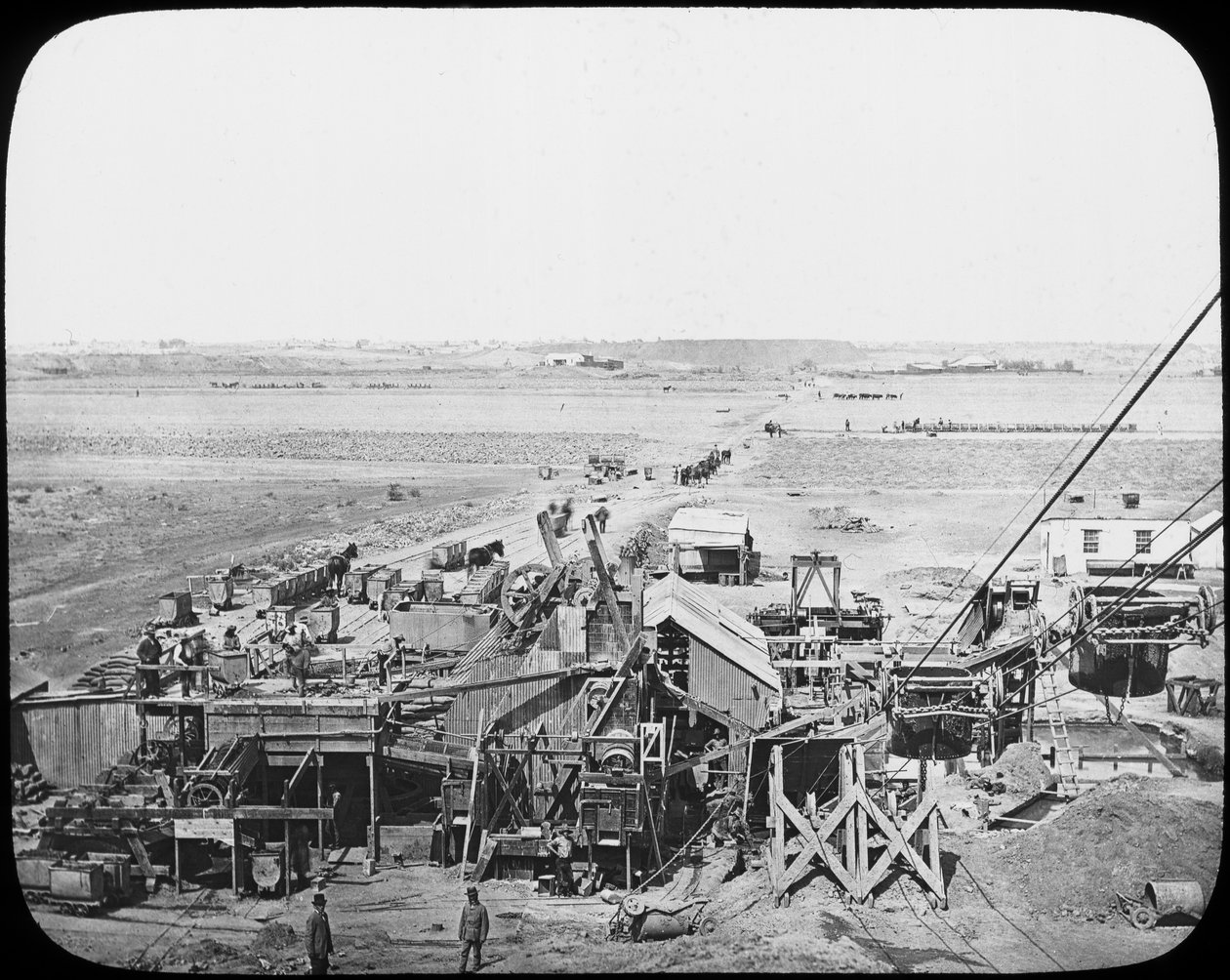 Bir madende çamaşır ve zemin yıkama, Güney Afrika, c1890 by Unbekannt