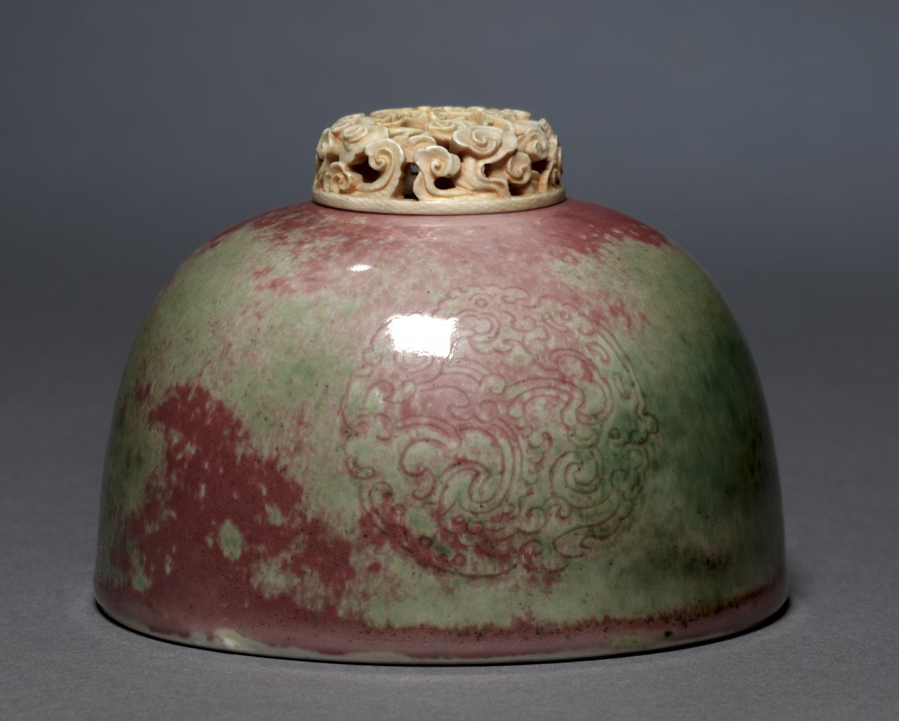 Fildişi Kapaklı Su Kabı, 1662-1722. by Unbekannt