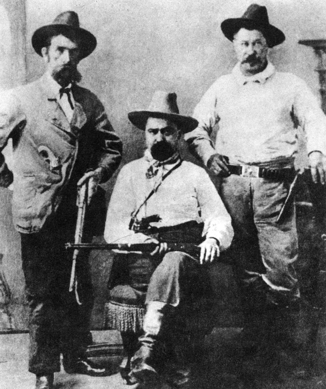 William A Pinkerton, iki ekspres ajanla çevrili, c1870s-1880s 1954 by Unbekannt