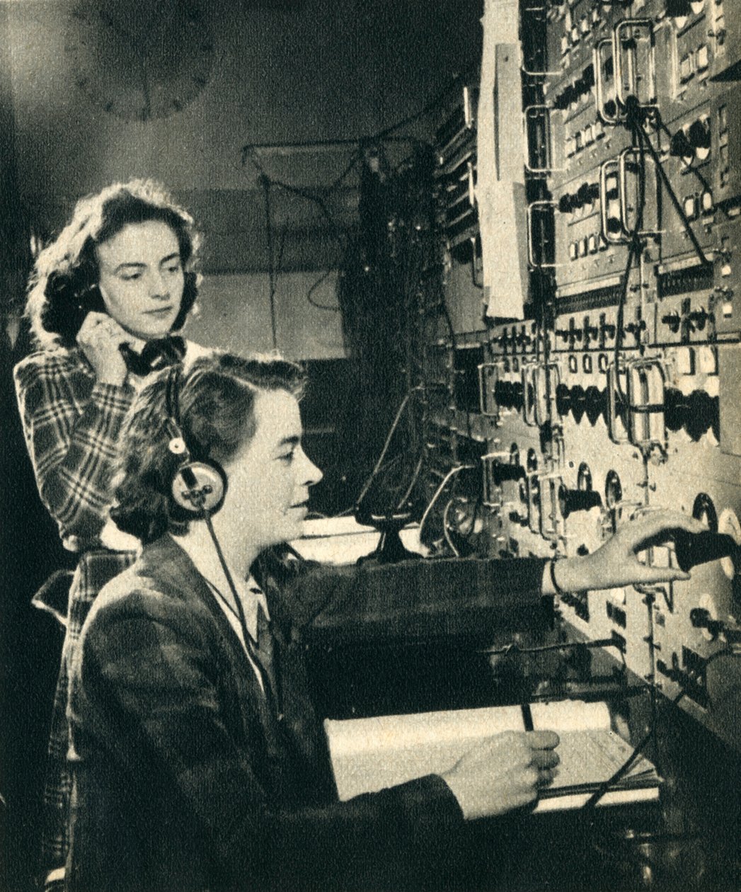 Kadınlar erkeklerin işlerini devraldı. BBC kontrol odası programı olarak 1942