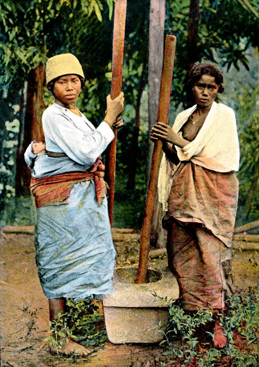 Pirinç döven kadınlar, Madagaskar, 19. yüzyıl sonu by Unbekannt