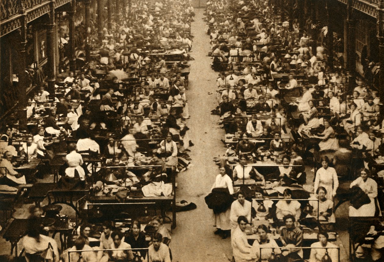 Kraliyet Ordusu Giyim Fabrikasında çalışan kadınlar, Birinci Dünya Savaşı, 1914-1918, 1933. by Unbekannt