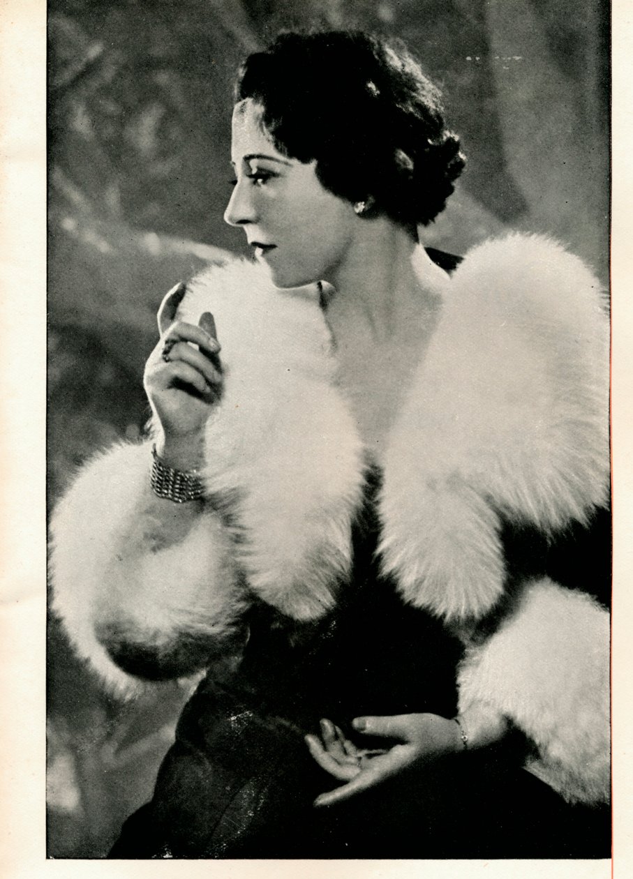 Çağrınız, Bayan Arnaud Kabinli Bir Kokteyl - Ah Evet! Kabinler olmadan Arnaud., c1935 1935 by Unbekannt