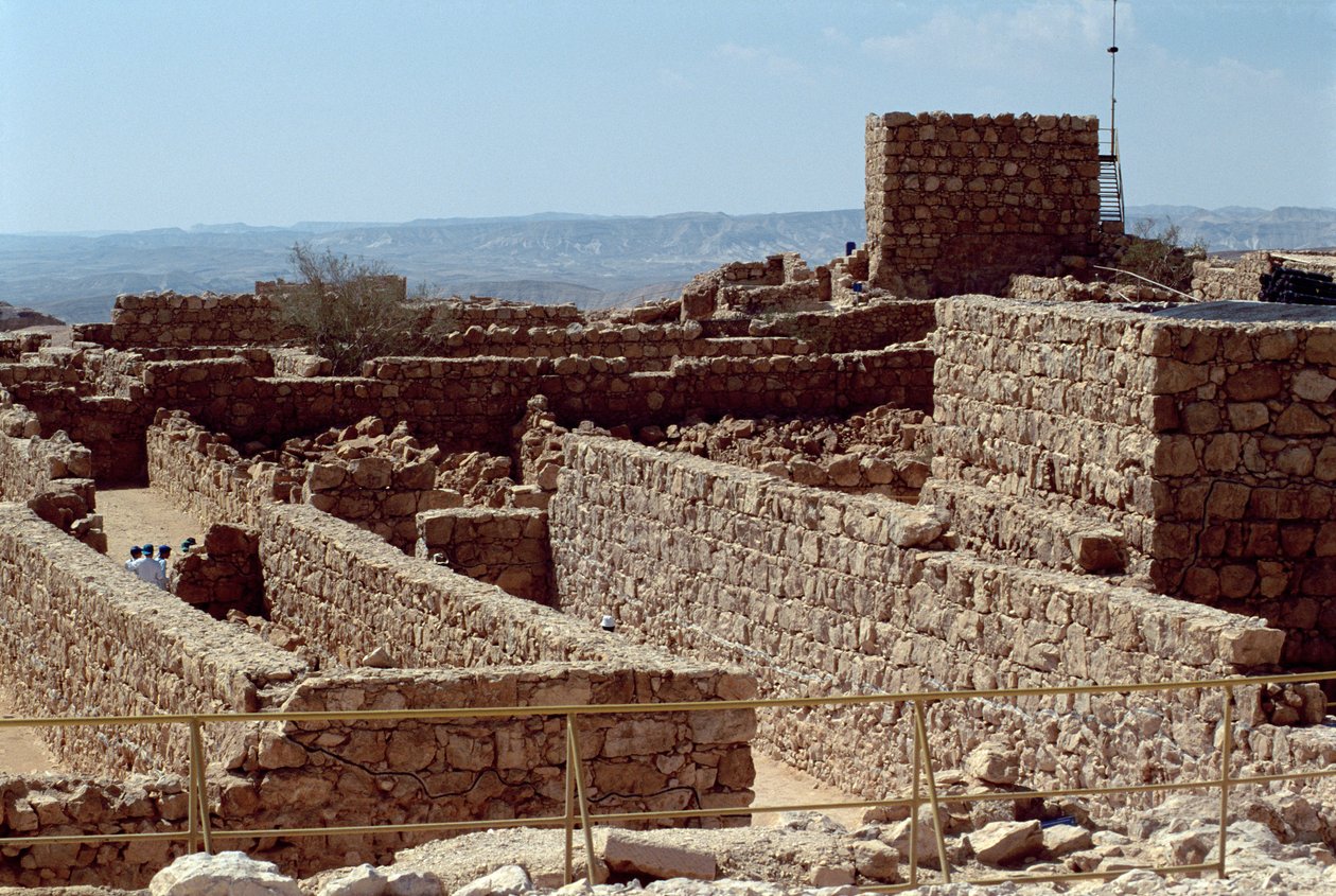 Büyük Herod (MÖ 73-4) tarafından MÖ 37-31 yılları arasında yaptırılan kale sarayının kalıntıları by Unbekannt Unbekannt
