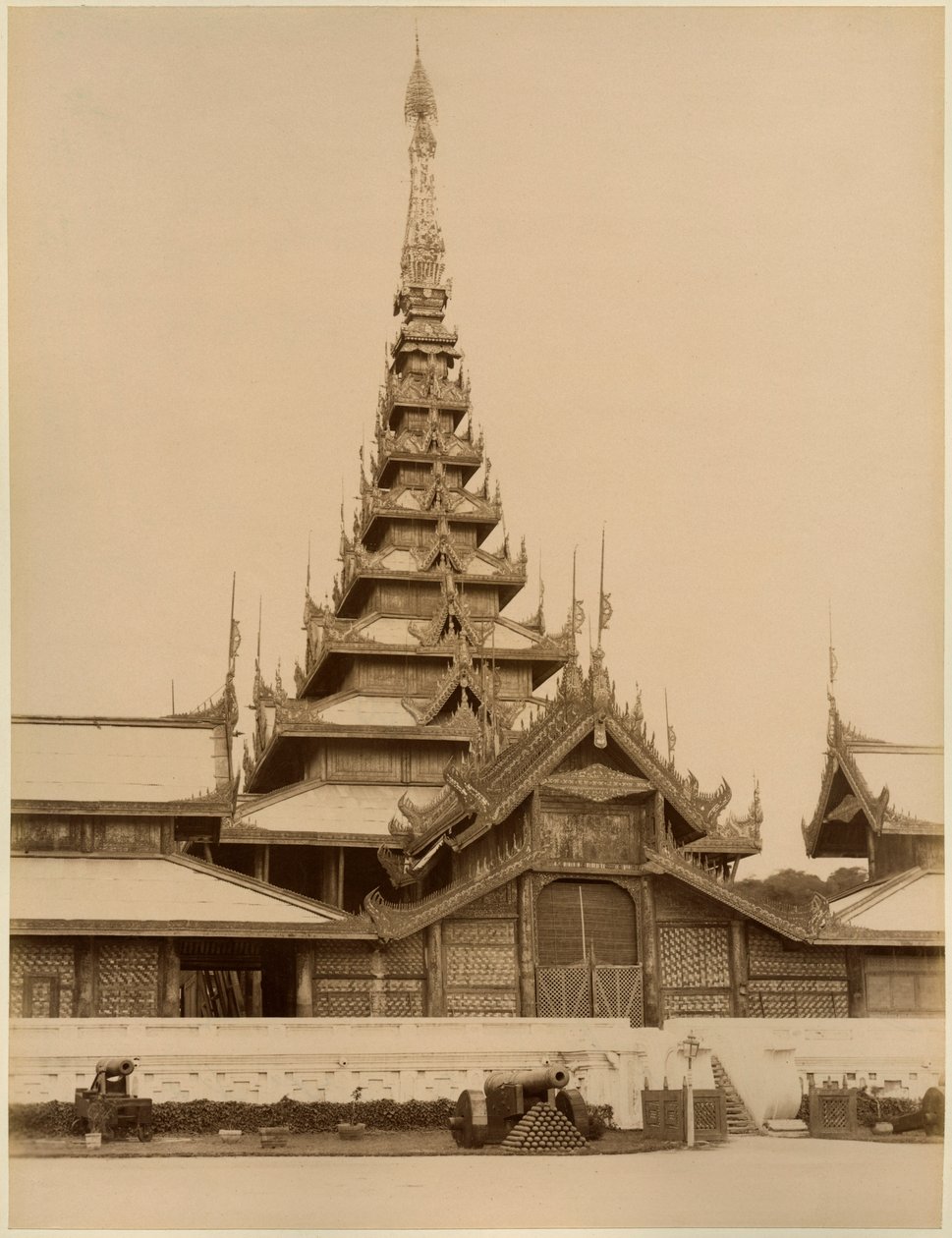 The Myei-nan or Main Audience Hall in the palace of Mandalay, Burma, late 19th century (albumen print)  by Unbekannt Unbekannt