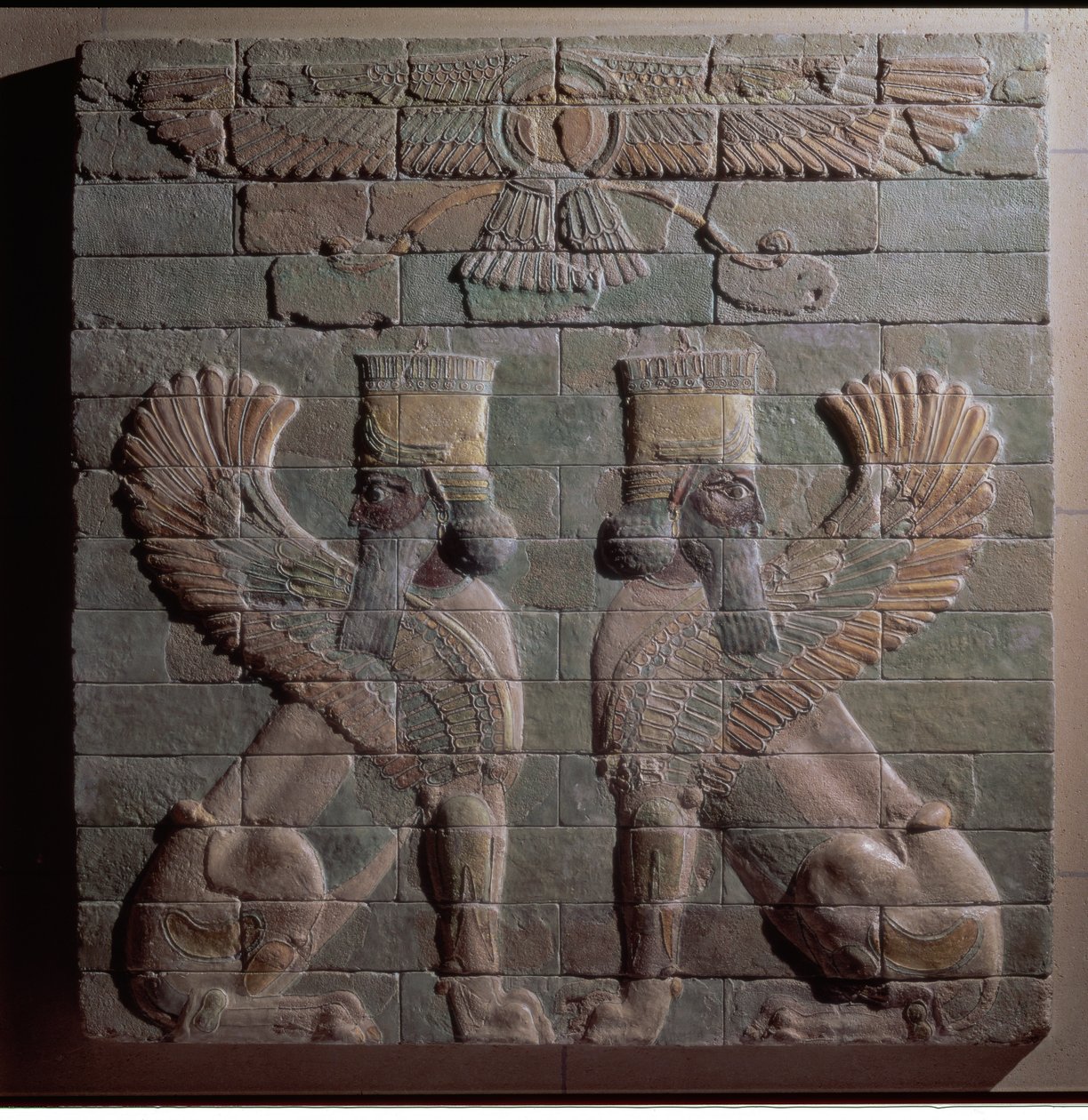 00352 Griffin kabartması, Farsça, Susa