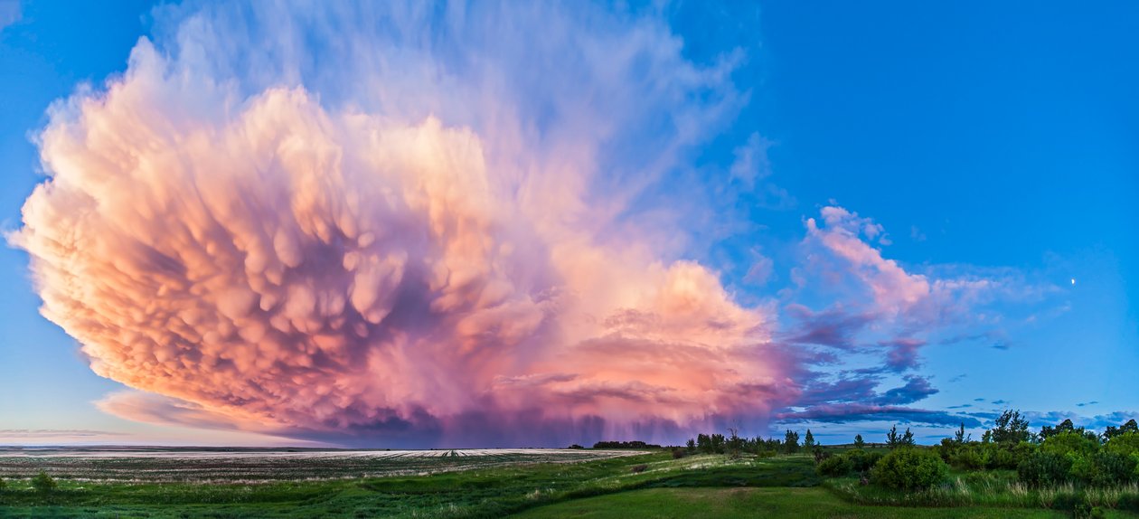 Geri çekilen bir fırtınanın 3 bölümlü panoraması, güney Alberta, Kanada by Unbekannt Unbekannt