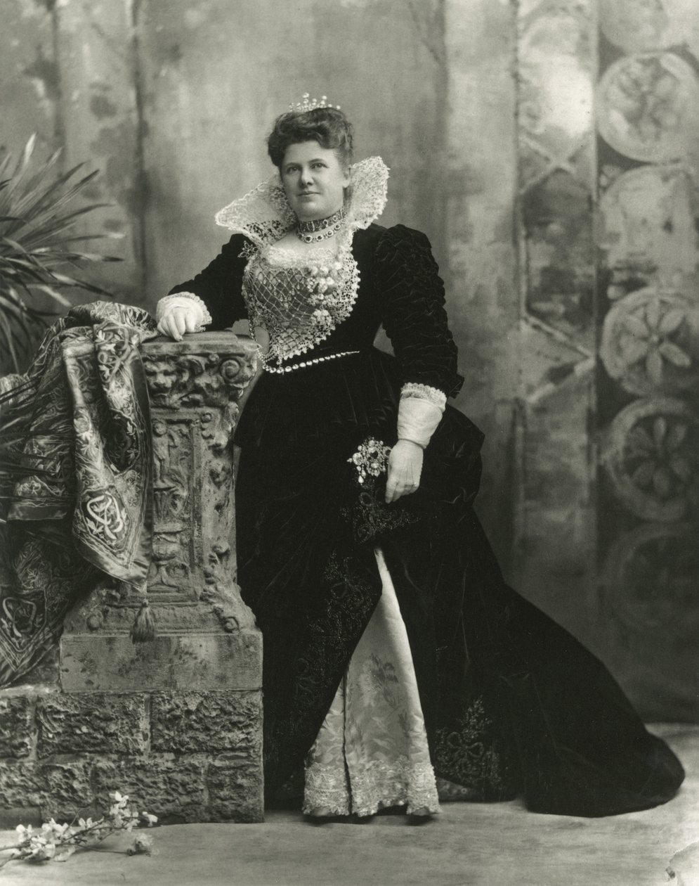 Cornelia Bradley Martin, Mary Stuart, İskoç Kraliçesi, Bradley-Martin Balosu, 1897 by Unbekannt Unbekannt