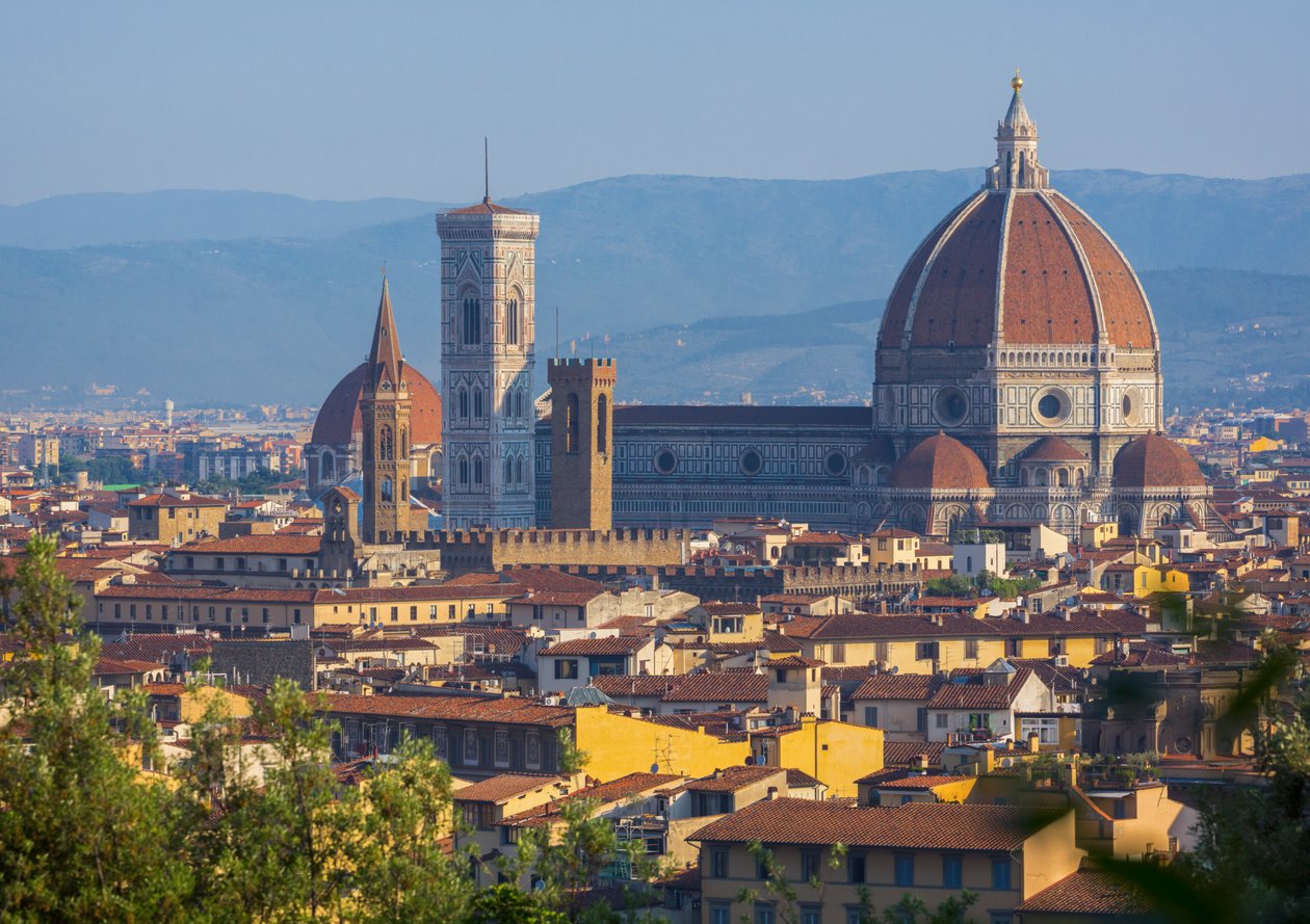 Floransa, Toskana, İtalya. Şehrin üzerinden Duomo - Santa Maria del Fiore Katedrali - ve Piazzale Michelangelo