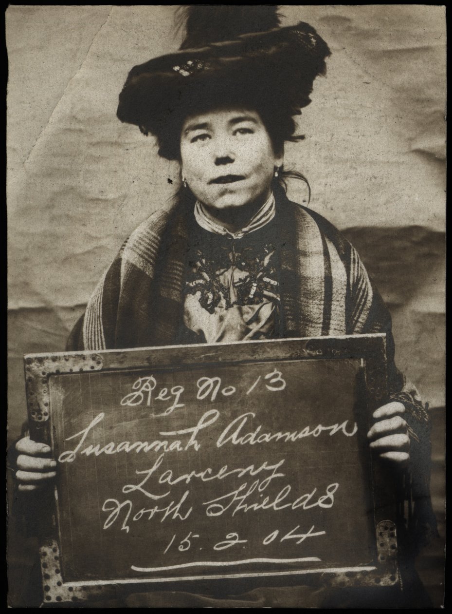 Susannah Adamson, bir adamın cüzdanını çaldığı için tutuklandı, North Shields, Birleşik Krallık, 1904 by Unbekannt Unbekannt