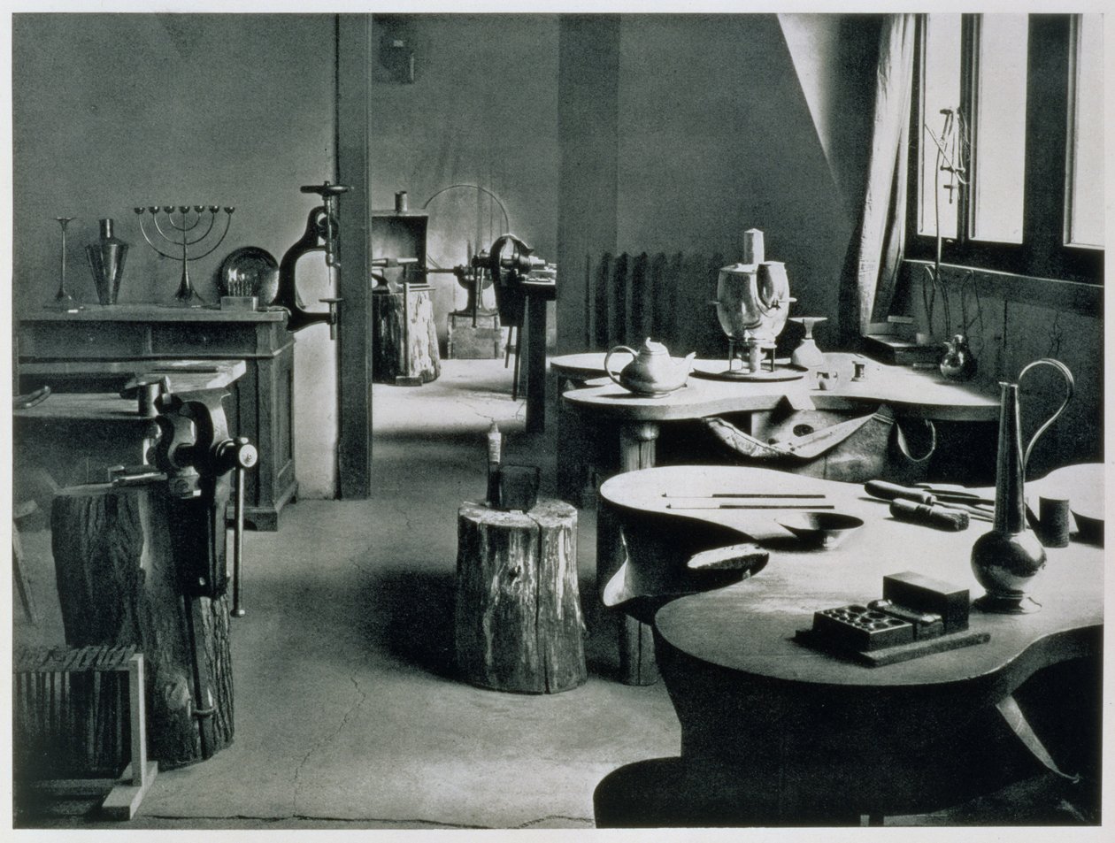 Bauhaus Atölyelerinden Metal Atölyesi, Weimar, 1923 by Unbekannt Unbekannt