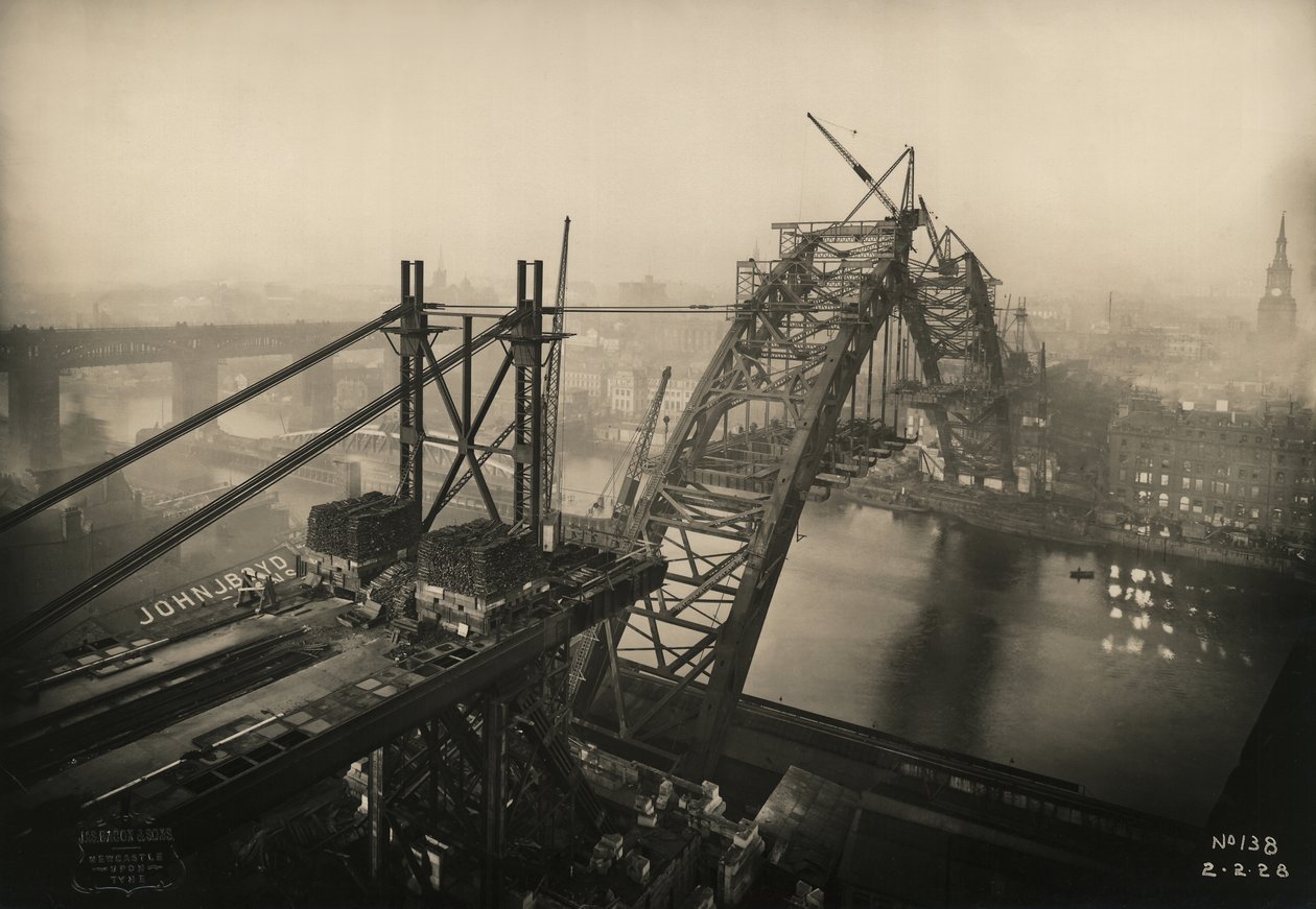 İki yarının birbirine yaklaştığını gösteren Tyne Köprüsü ile ilerlemenin görünümü, 2 Şubat 1928 by Unbekannt Unbekannt