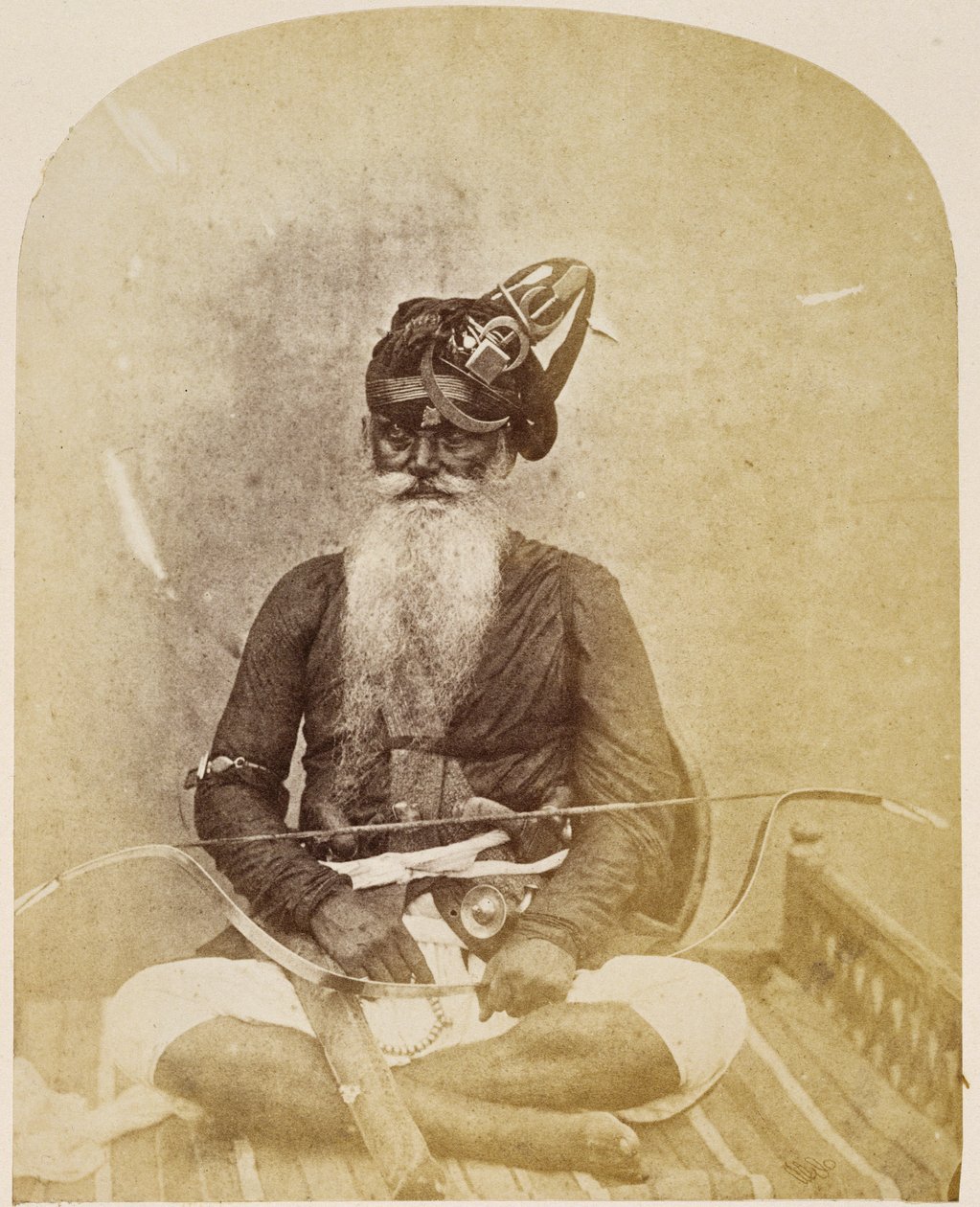 Akalee, Lahor'dan bir Sih Adanmış, no. 'Hindistan'ın Yüzleri'nden 225, pub. 1872 (sepya fotoğrafı) by Unbekannt