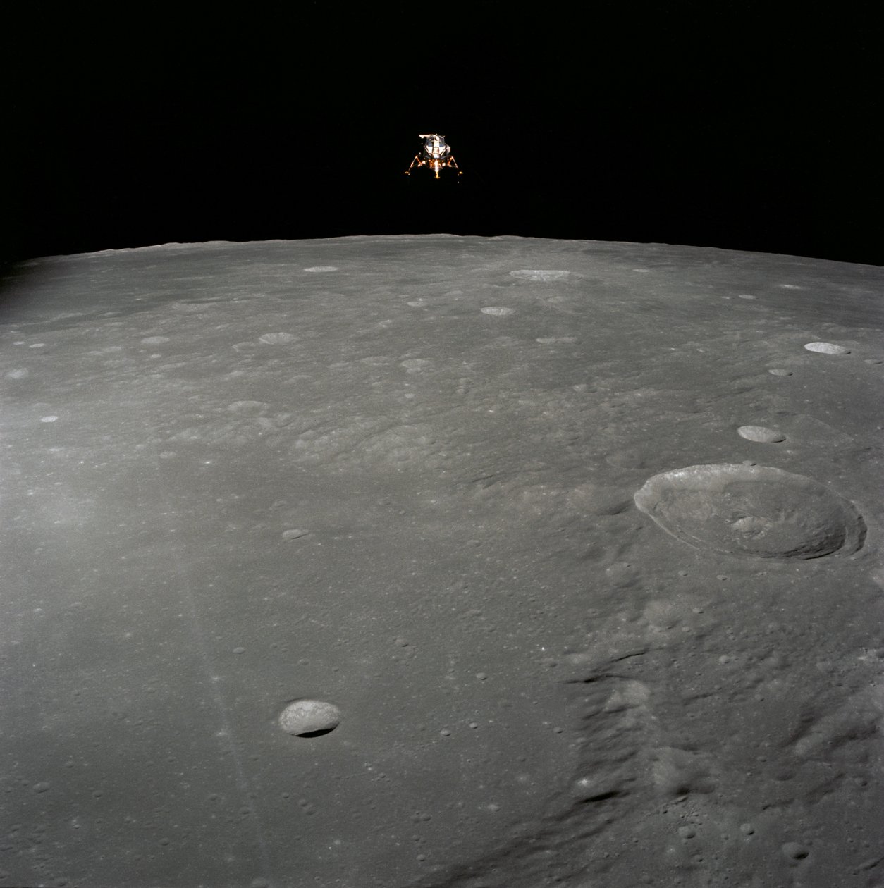 Apollo 12 ay modülü Fırtınalar Okyanusu