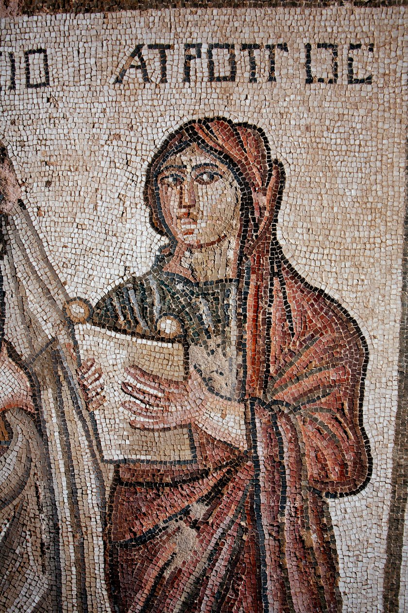 Atropos - Üzerinde Aşil yaşamının yazılı olduğu açık bir parşömen ile temsil edilen üç Kaderden biri - Akhilleus