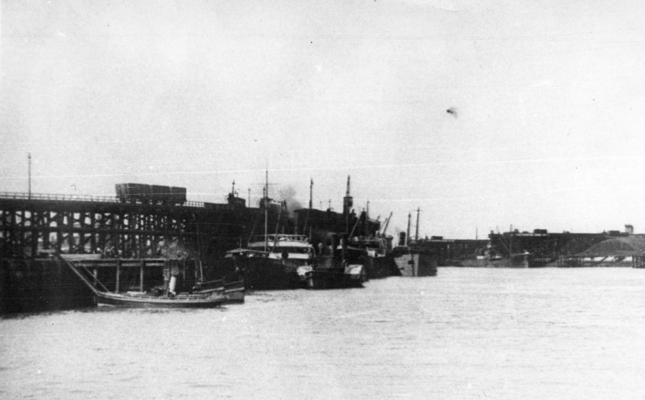 Blyth Harbour, ön planda bir Liman Komisyonu lansmanı ile Blyth Staiths