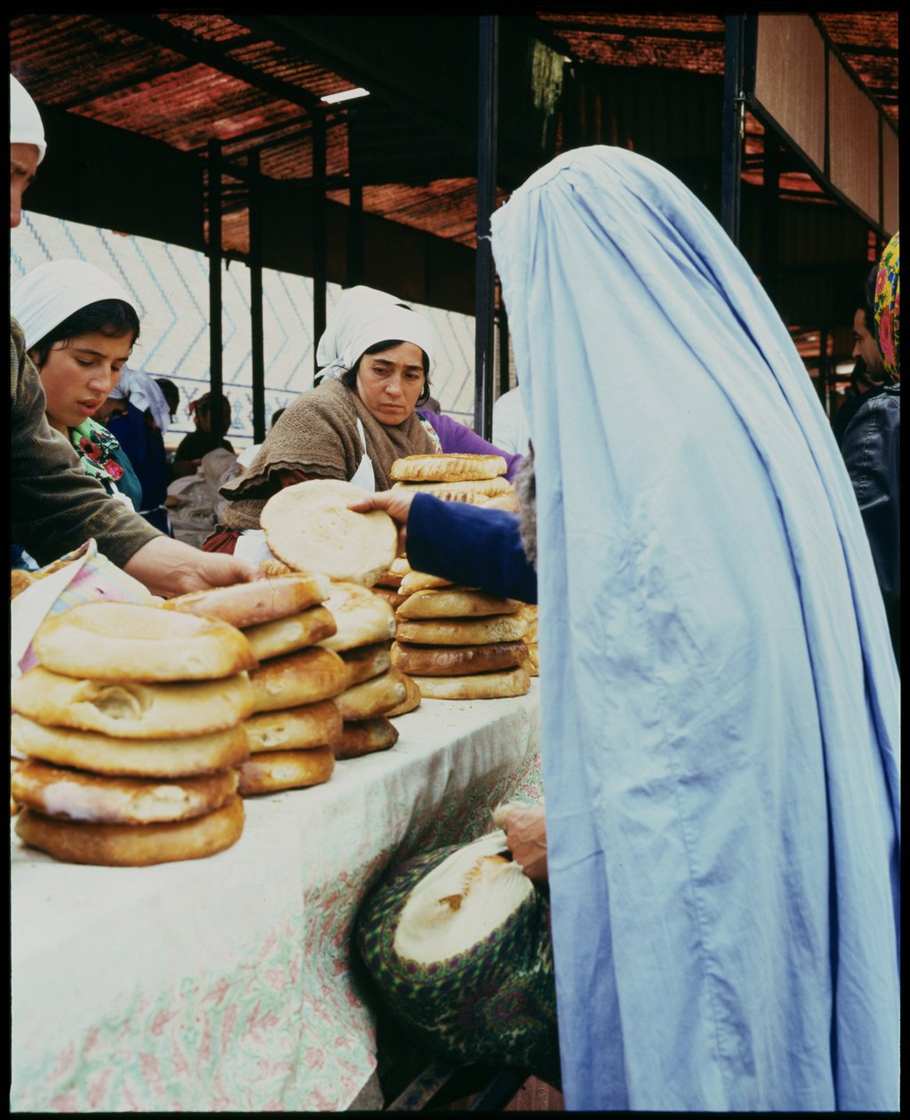 Ekmek Pazarı (fotoğraf) by Unbekannt