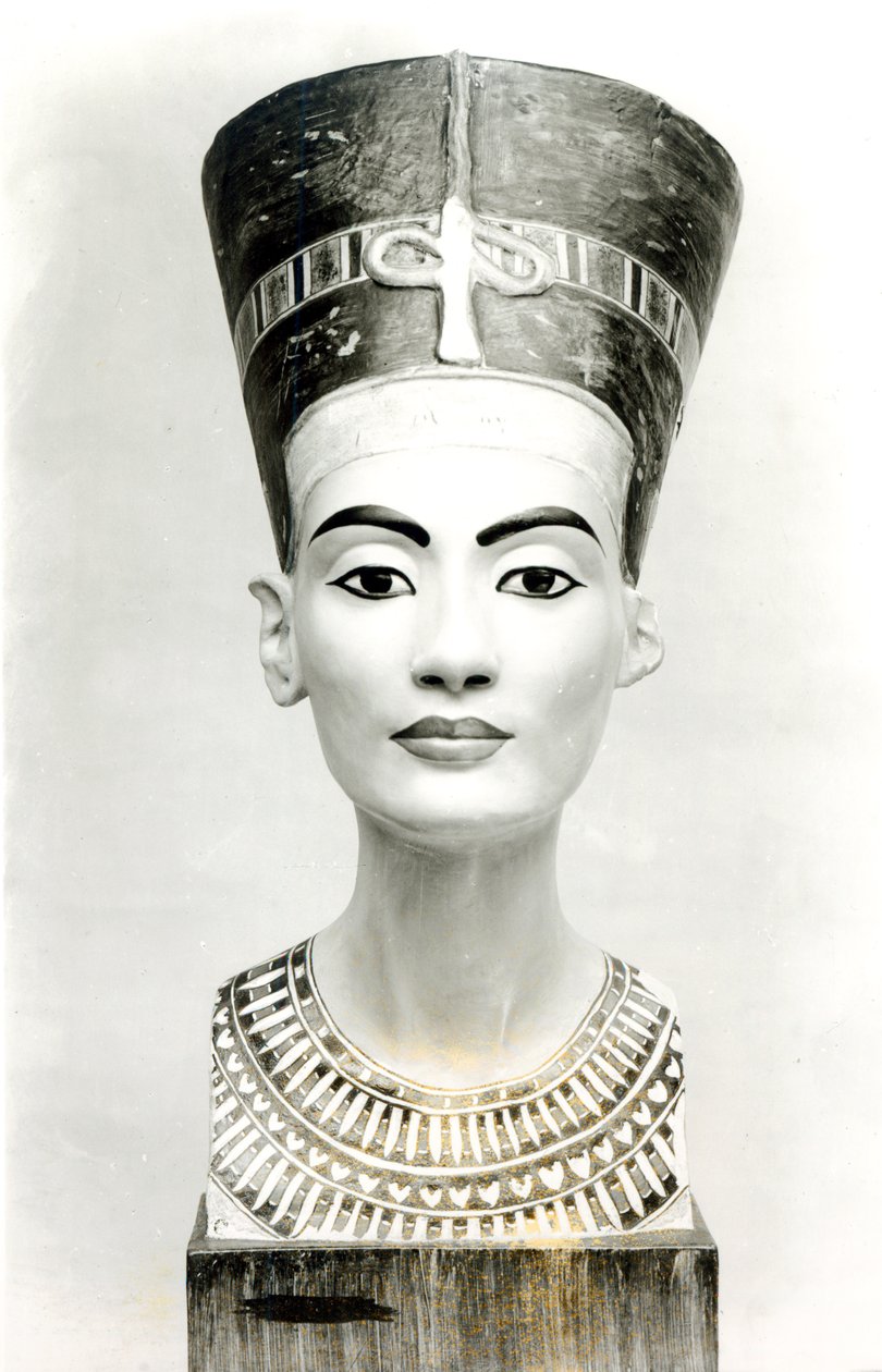 Kraliçe Nefertiti