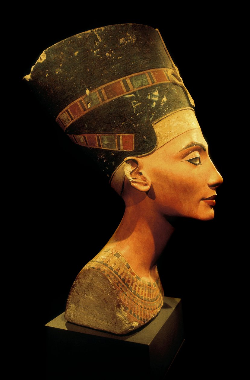 Mısır Kraliçesi Nefertiti
