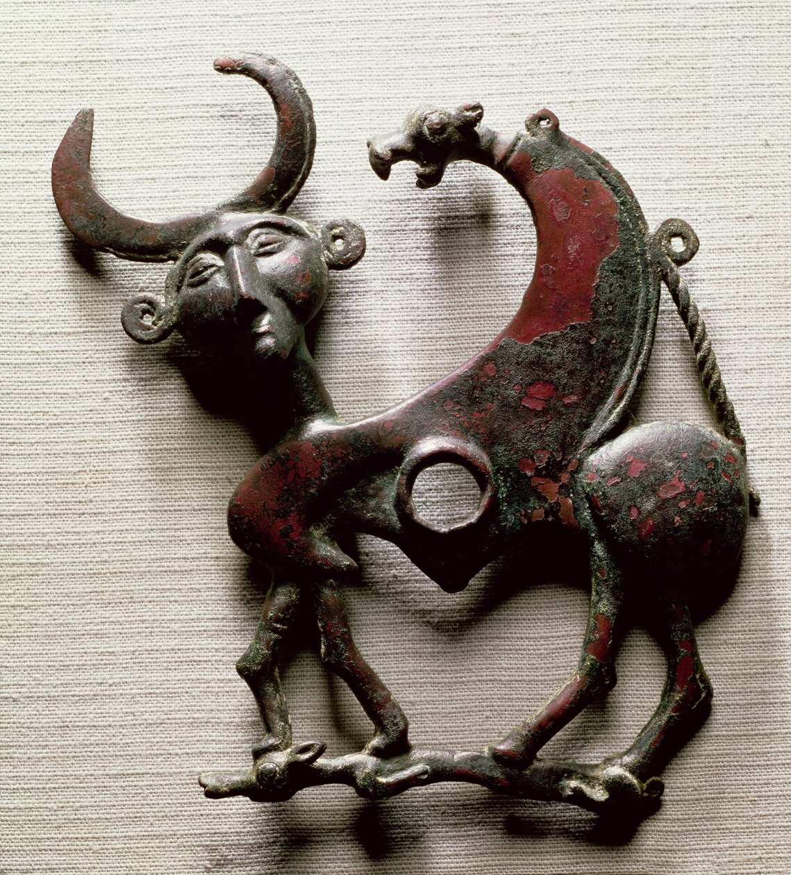 İnsan başlı bir canavar şeklinde bir atın yanak parçası, Luristan, Batı İran, MÖ 800-700 dolaylarında (bronz) by Unbekannt