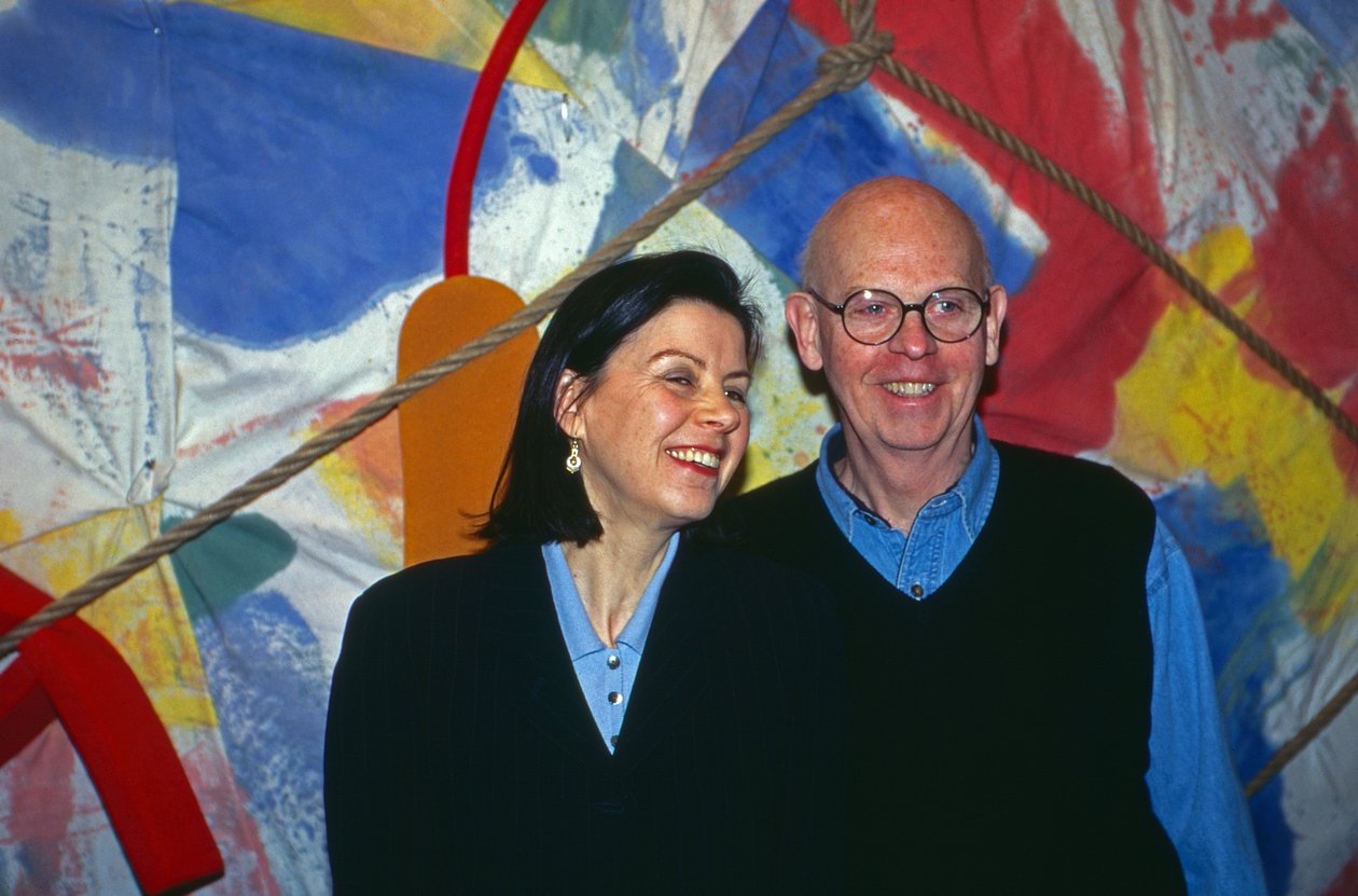 İsveçli pop sanatçısı Claes Oldenburg, eşi Coosje van Bruggen ile Bonn, Almanya'da 1996 by Unbekannter Künstler