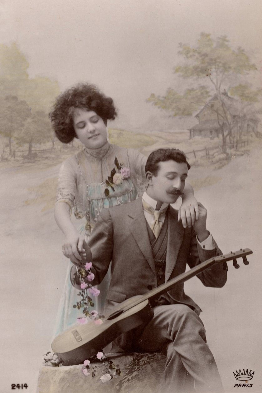 Çiçekler ve İspanyol Gitarlı Çift, Fransa, 1910 dolayları (kartpostal) by Unbekannter Künstler