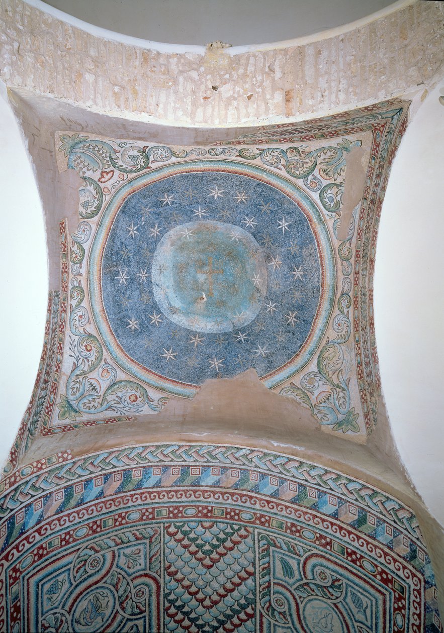 Gece gökyüzüne karşı çapraz set, kubbe dekorasyonu, 5. yüzyıl (mozaik) by Unbekannt