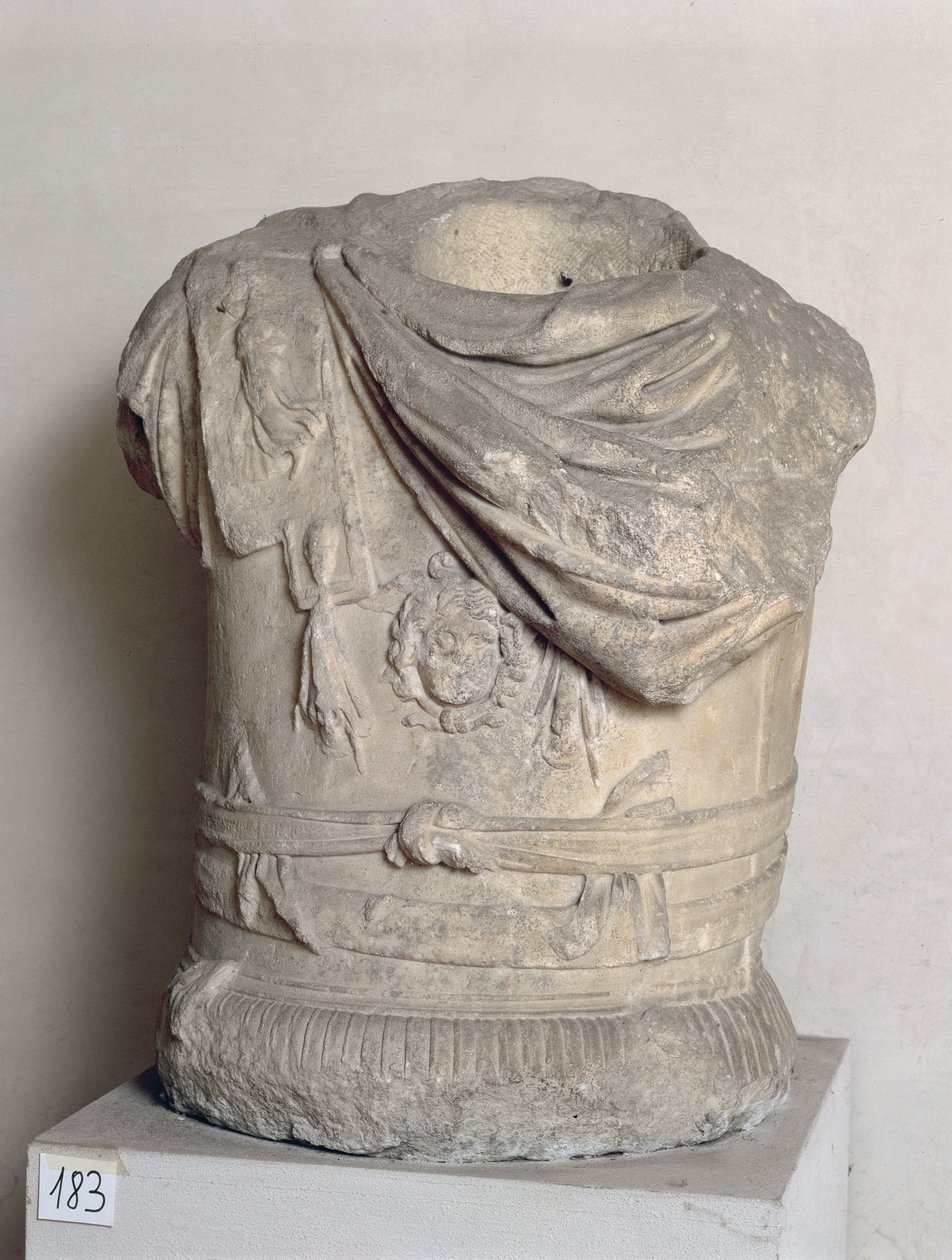 Cuirass, Roma (mermer) by Unbekannt