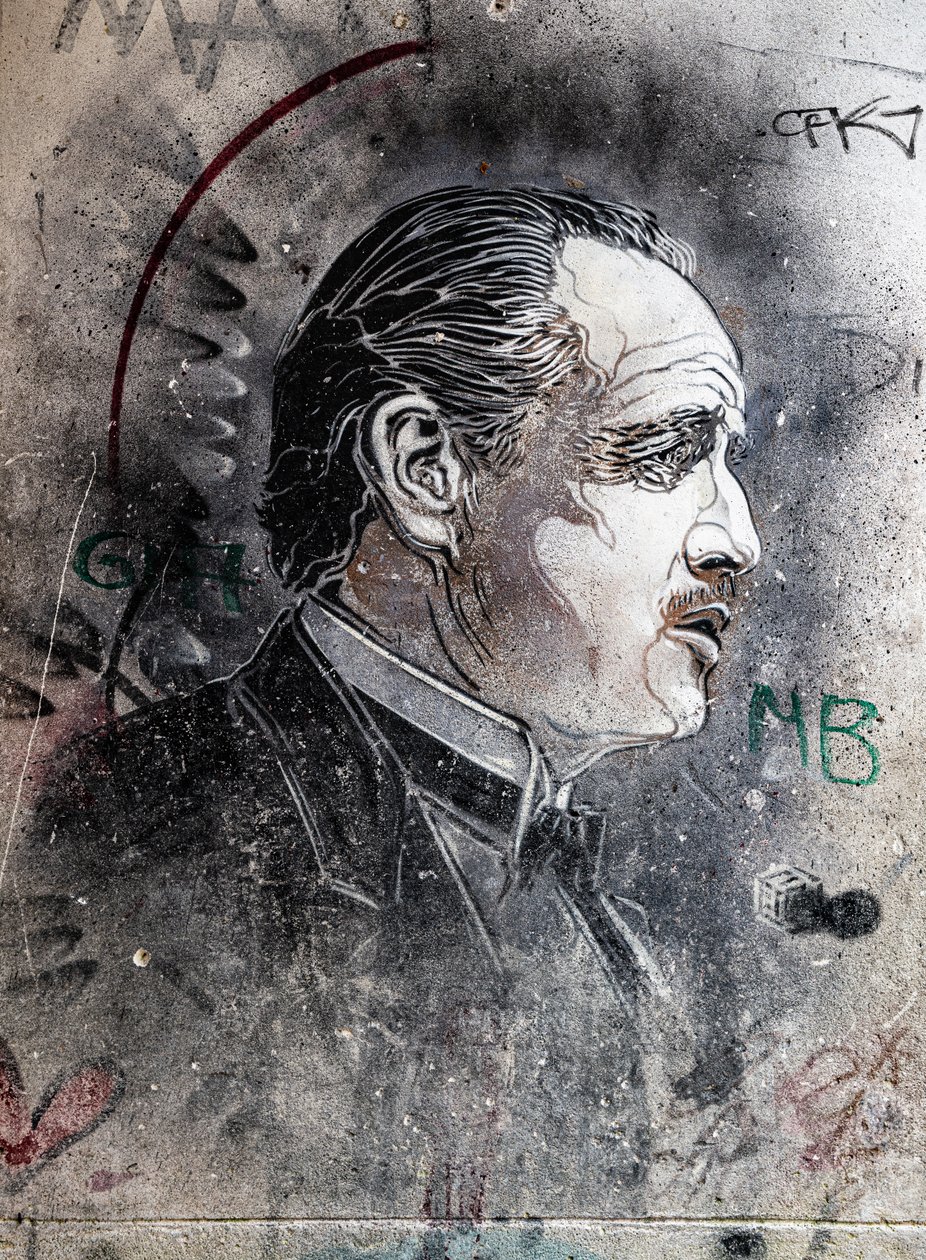 C215 Viuccaria Market tarafından Marlon Brando tarafından oynanan Don Corleone by Benjamin Baud