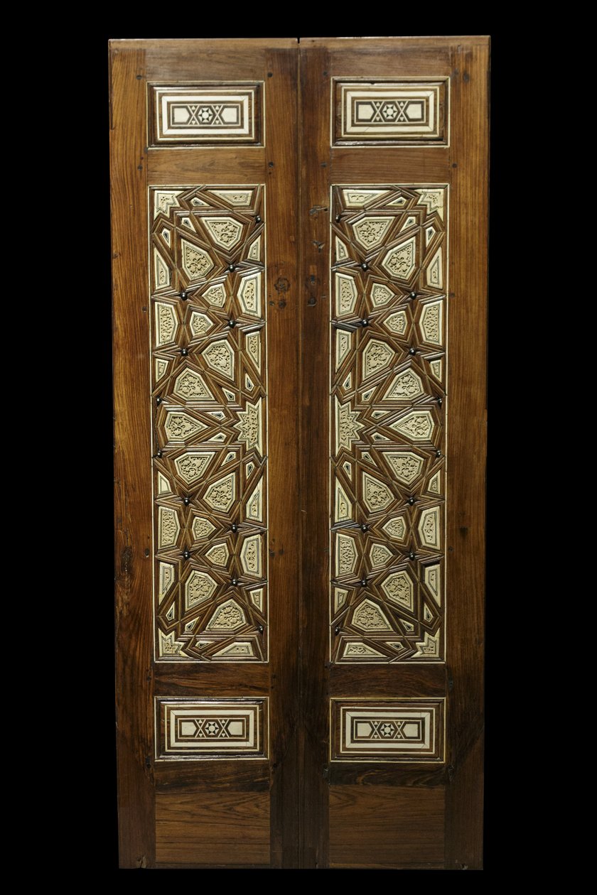 Yıldız dekorlu kapı. Mısır, Kahire, yaklaşık 1380-1420. Gülağacı, hünnap, ebene, fildişi. Louvre müzesi by William M. Timlin
