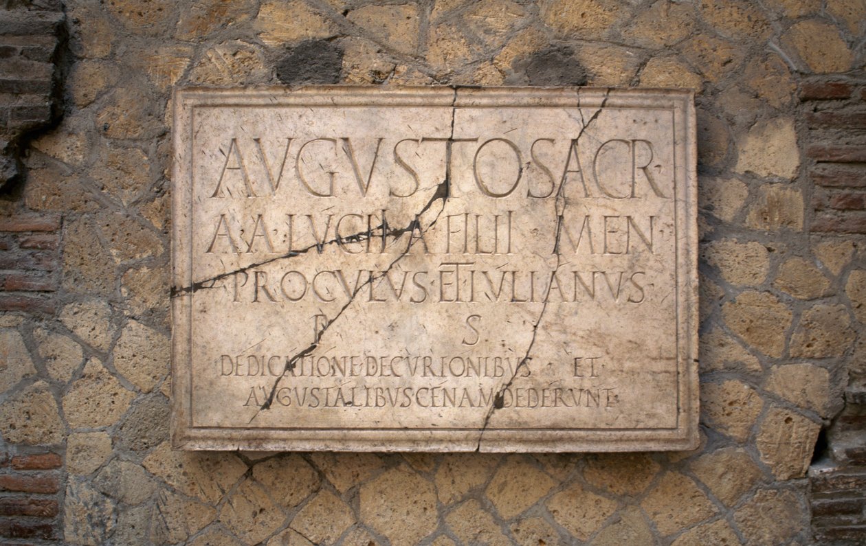 Mermer üzerine kitabe, Augustales koleji, Herculaneum arkeolojik alanı (Unesco Dünya Mirası Listesi) by Benjamin Baud