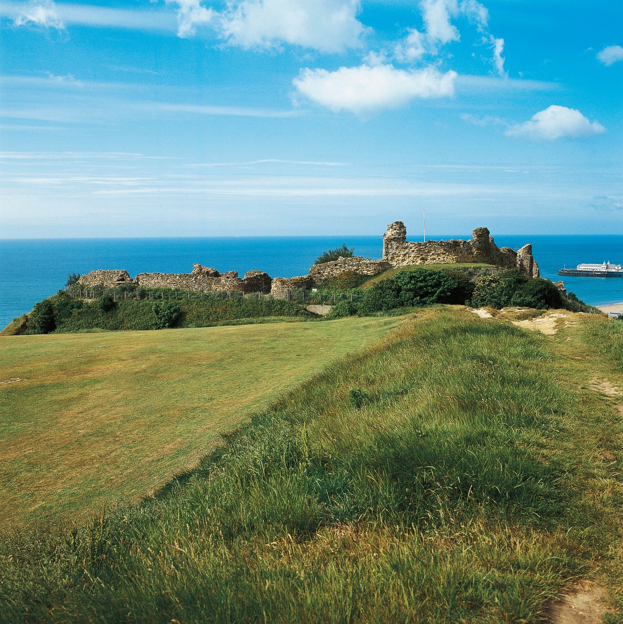 Hastings Kalesi, Doğu Sussex, Birleşik Krallık by William M. Timlin