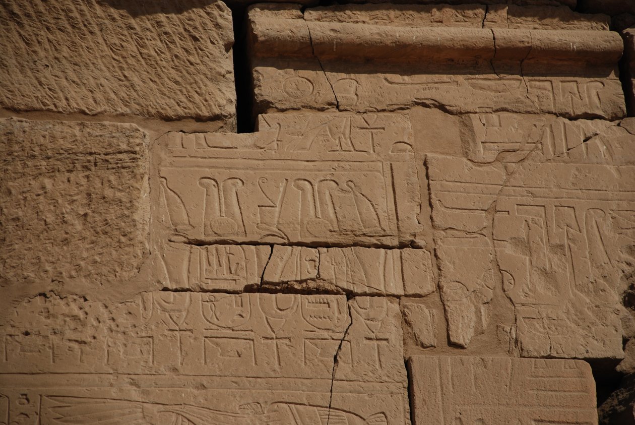 Taş üzerinde hiyeroglifler, Karnak, Luksor, Mısır (fotoğraf) by Unbekannt