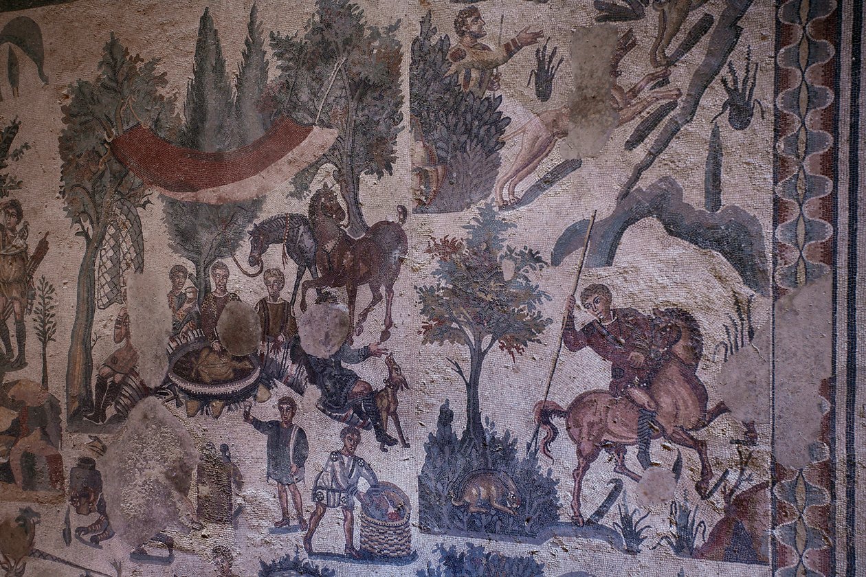 Küçük av salonu. Mozaiğin genel görünümü. 3. - 4. yüzyıl. Casale, Sicilya